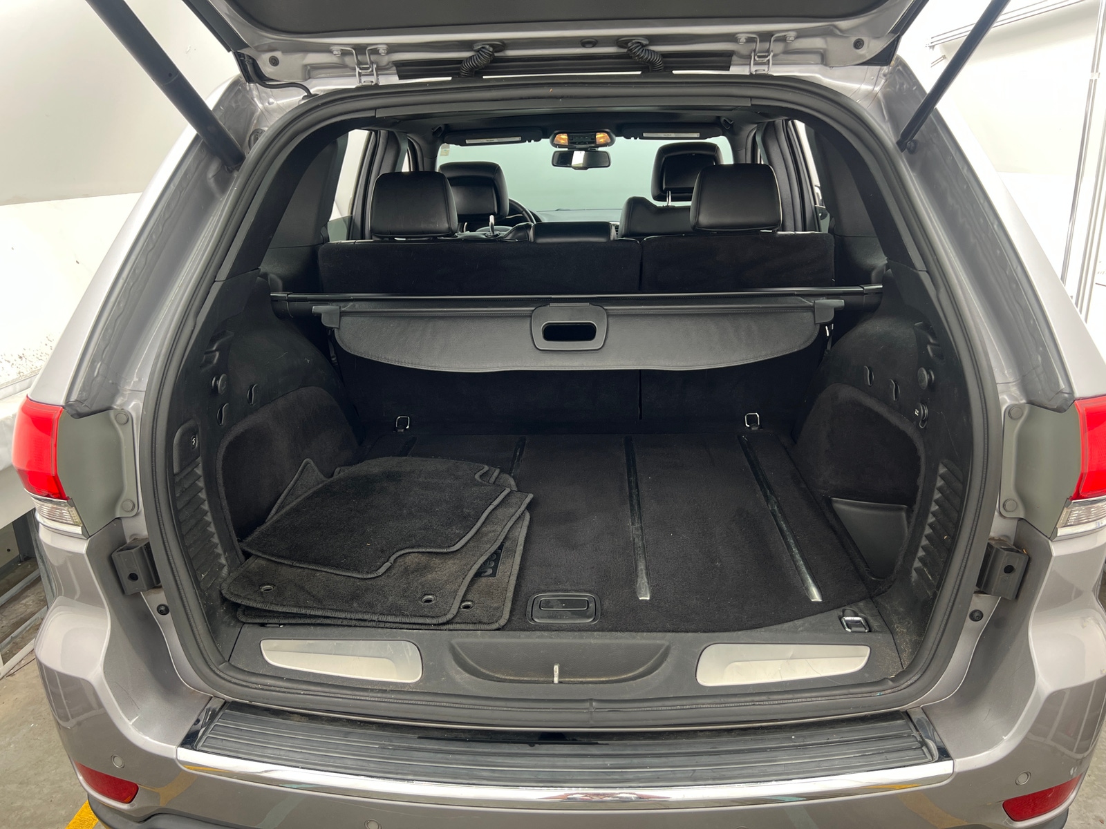 Thumbnail: 2015 Jeep Grand Cherokee - 6