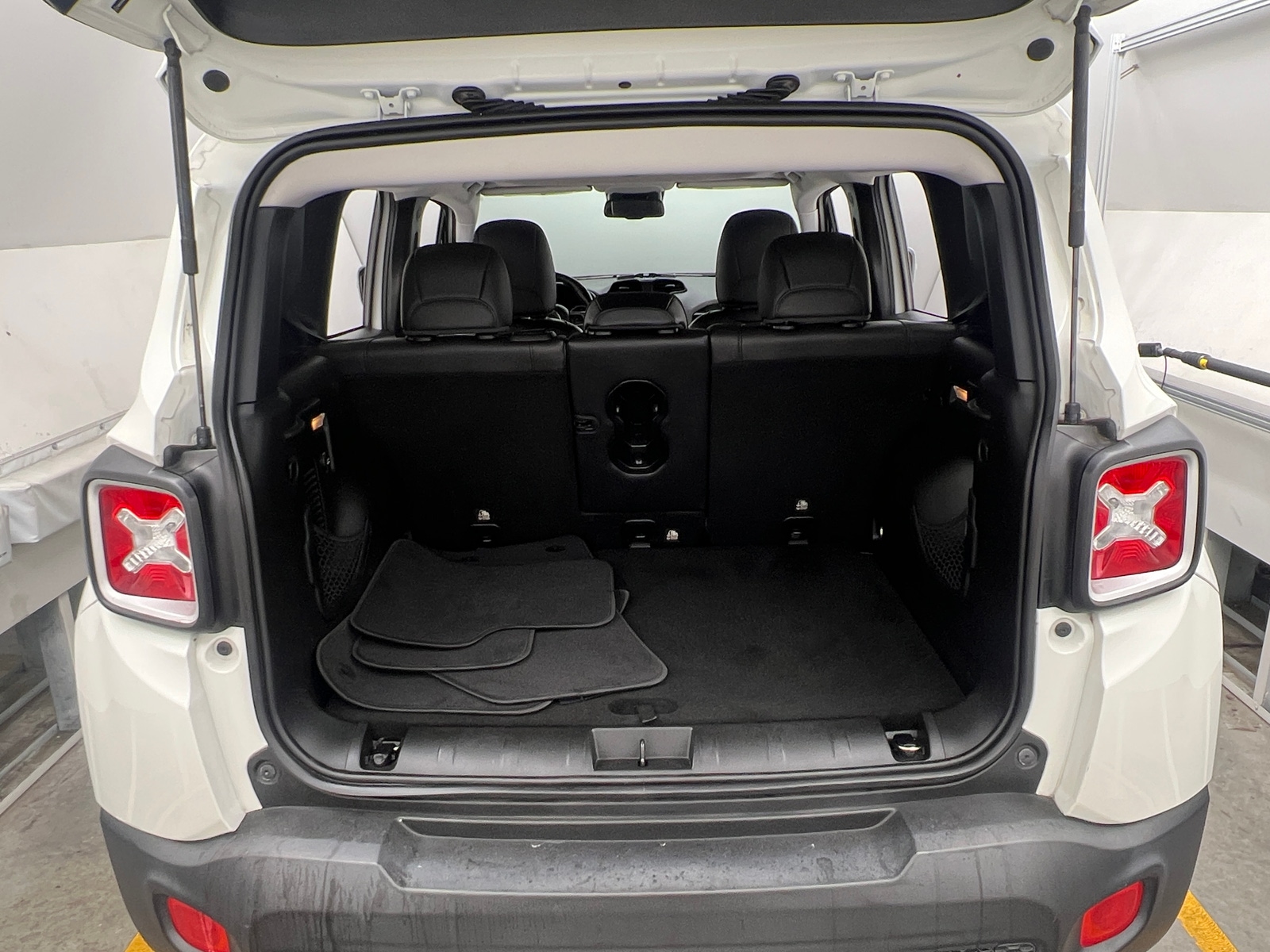 Thumbnail: 2017 Jeep Renegade - 6
