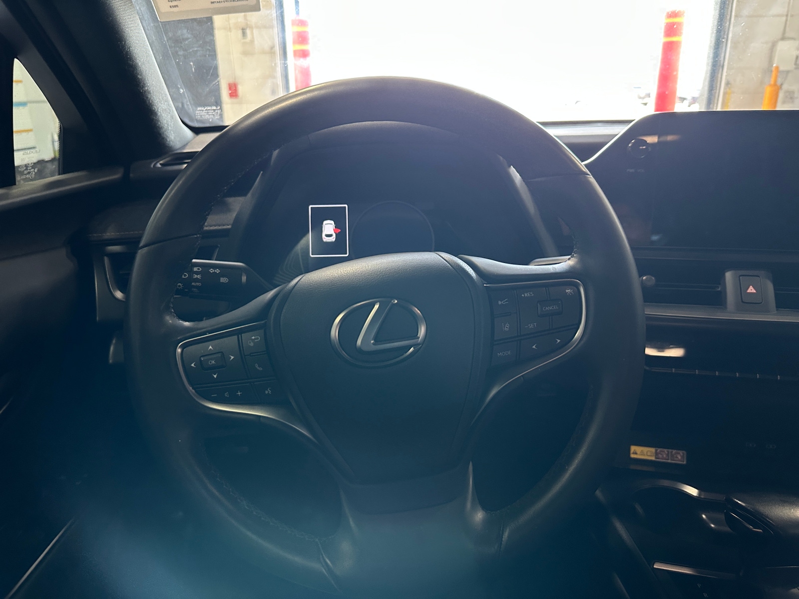 Thumbnail: 2023 Lexus UX - 4