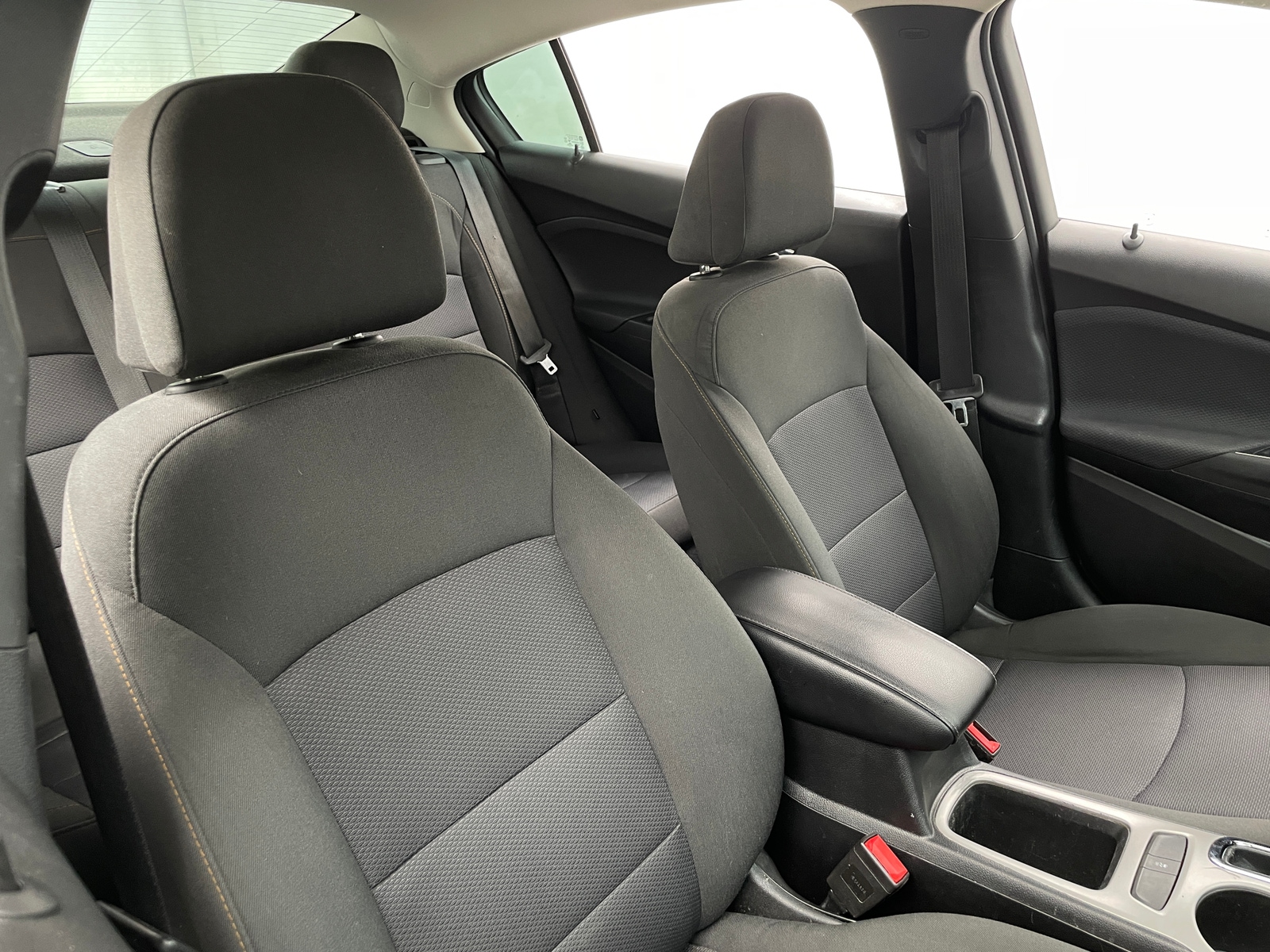 Thumbnail: 2018 Chevrolet Cruze - 2