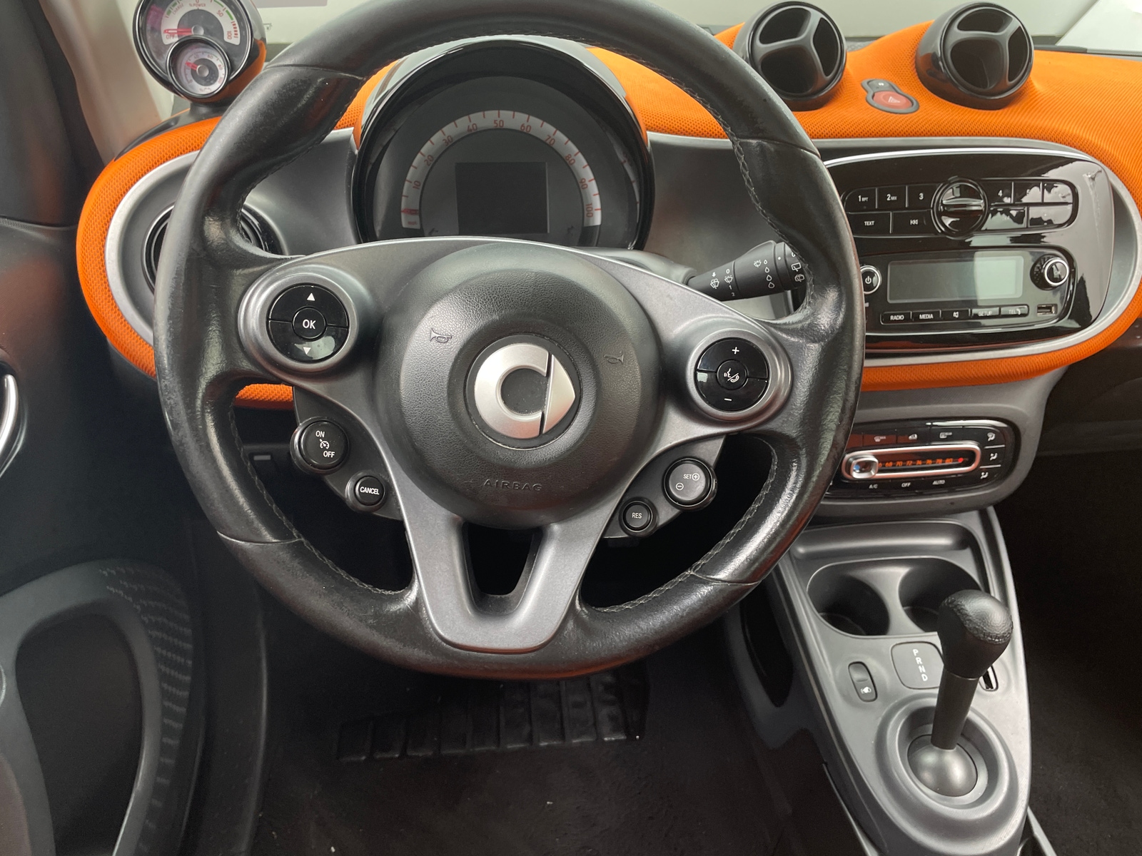 Thumbnail: 2017 smart fortwo - 5