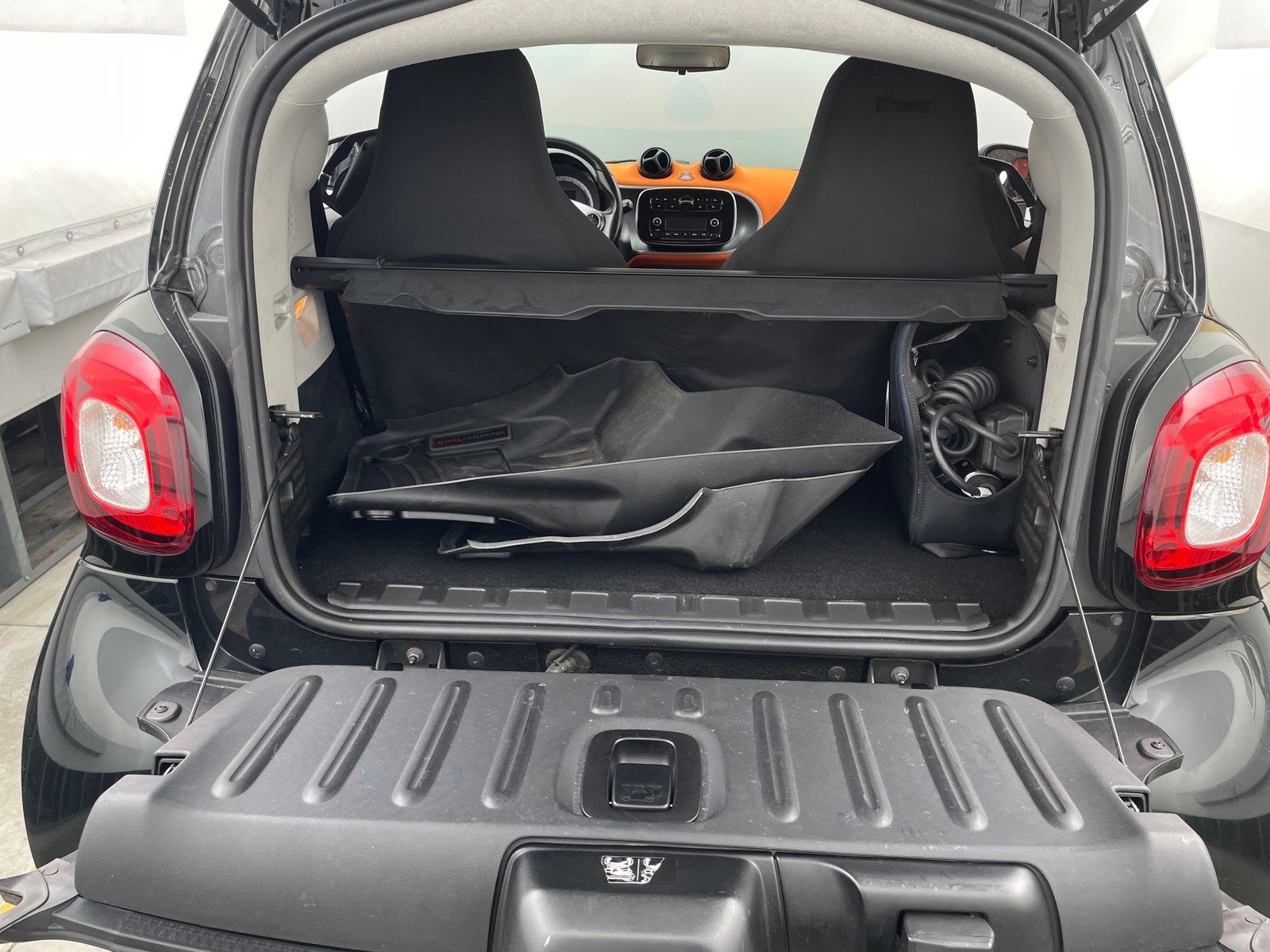 Thumbnail: 2017 smart fortwo - 6