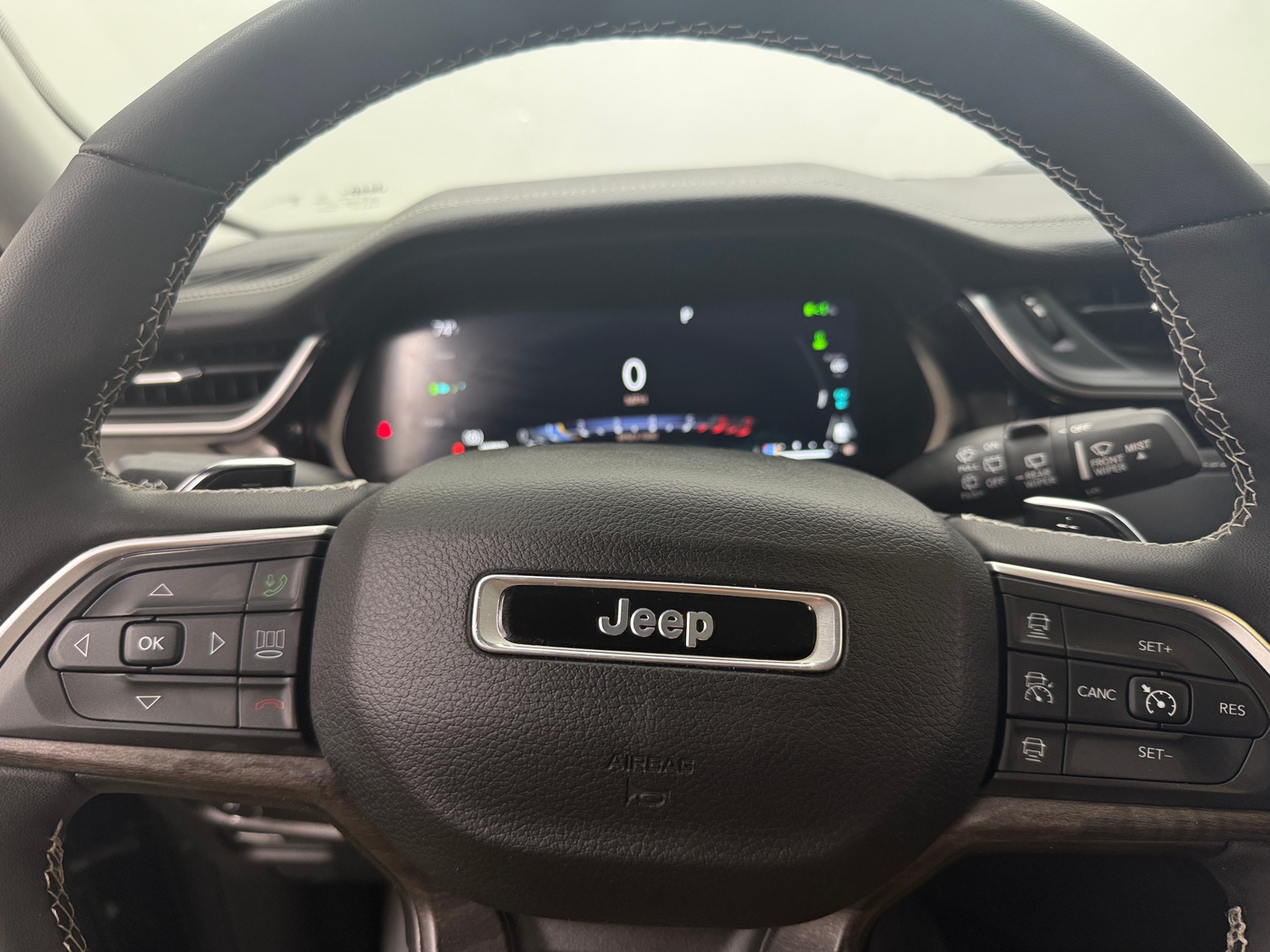 Thumbnail: 2023 Jeep Grand Cherokee - 4