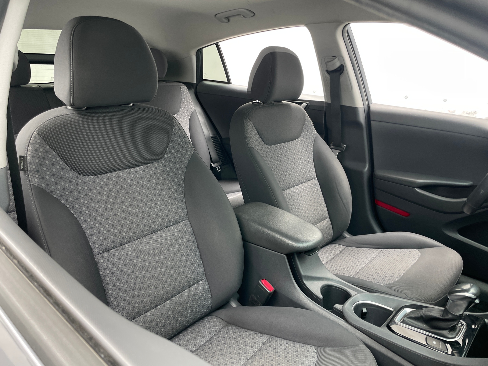 Thumbnail: 2019 Hyundai Ioniq - 2
