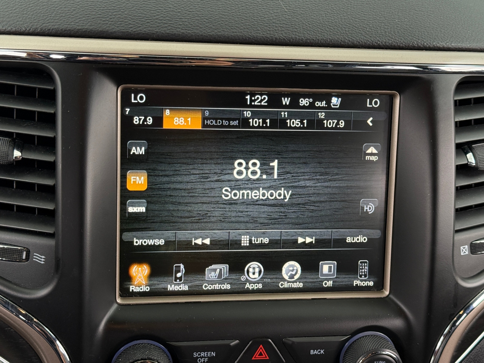 Thumbnail: 2017 Jeep Grand Cherokee - 3