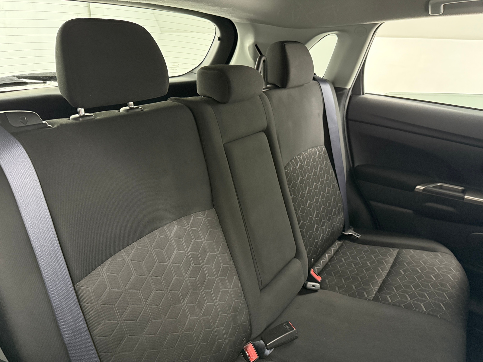 Thumbnail: 2021 Mitsubishi Outlander Sport - 6