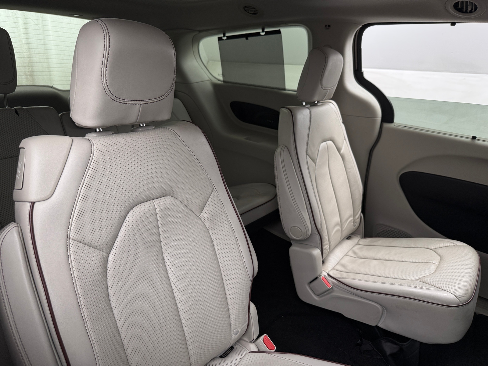 Thumbnail: 2018 Chrysler Pacifica - 5
