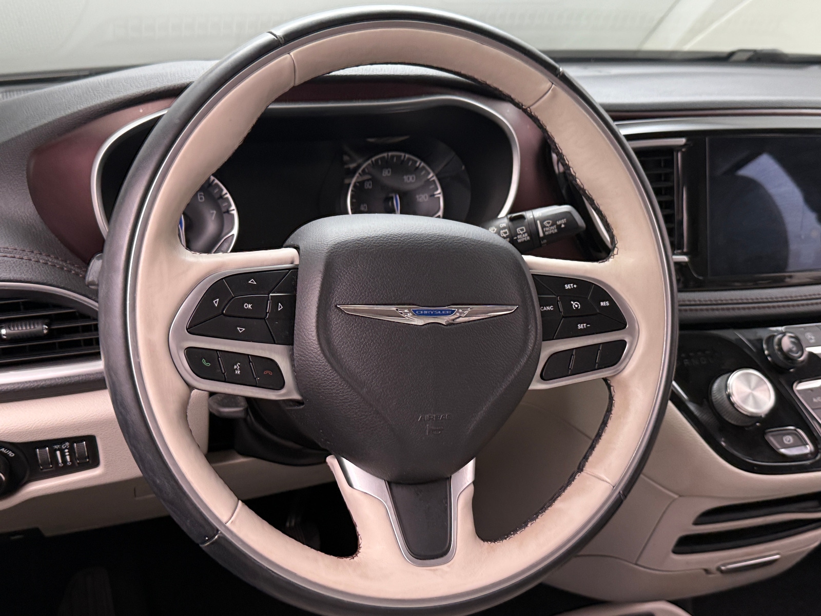 Thumbnail: 2018 Chrysler Pacifica - 4