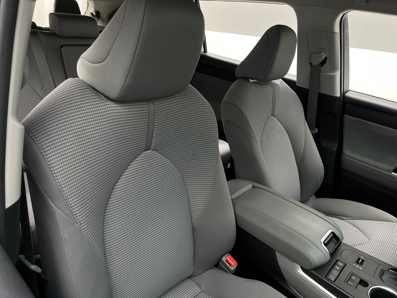 Thumbnail: 2020 Toyota Highlander - 2