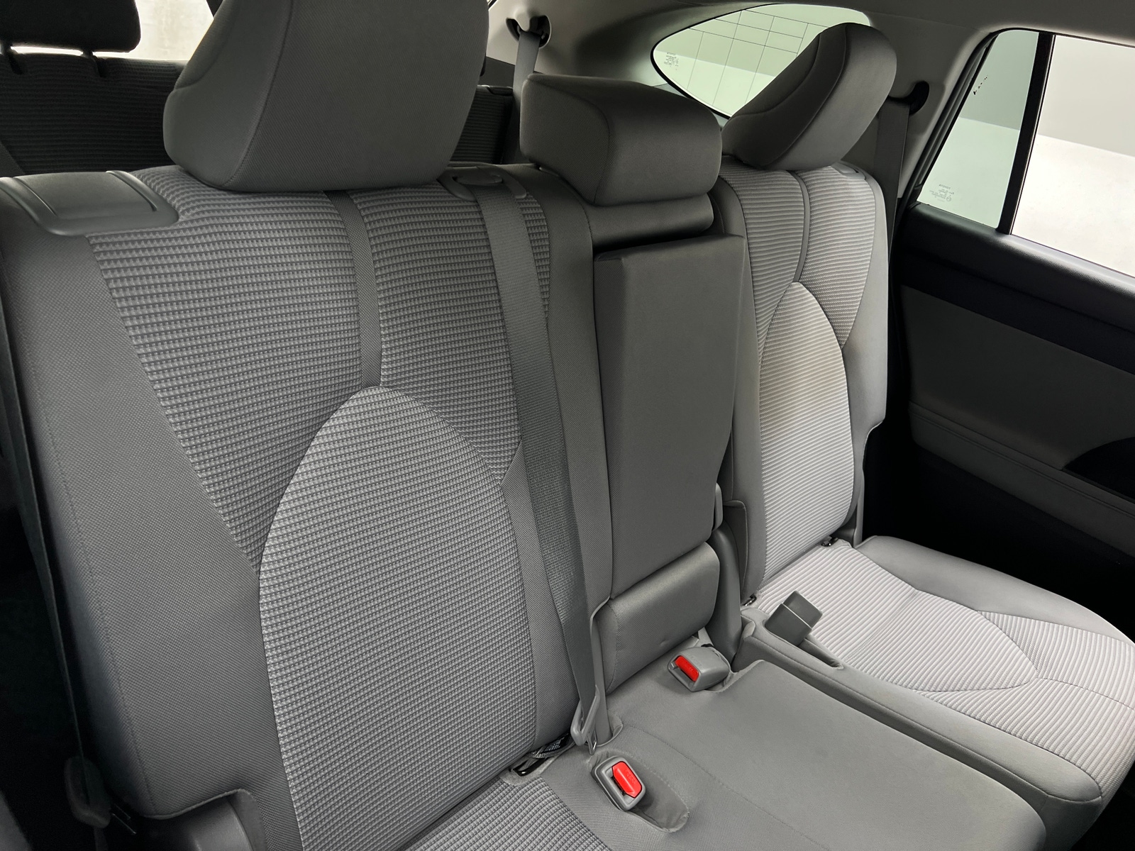 Thumbnail: 2020 Toyota Highlander - 6