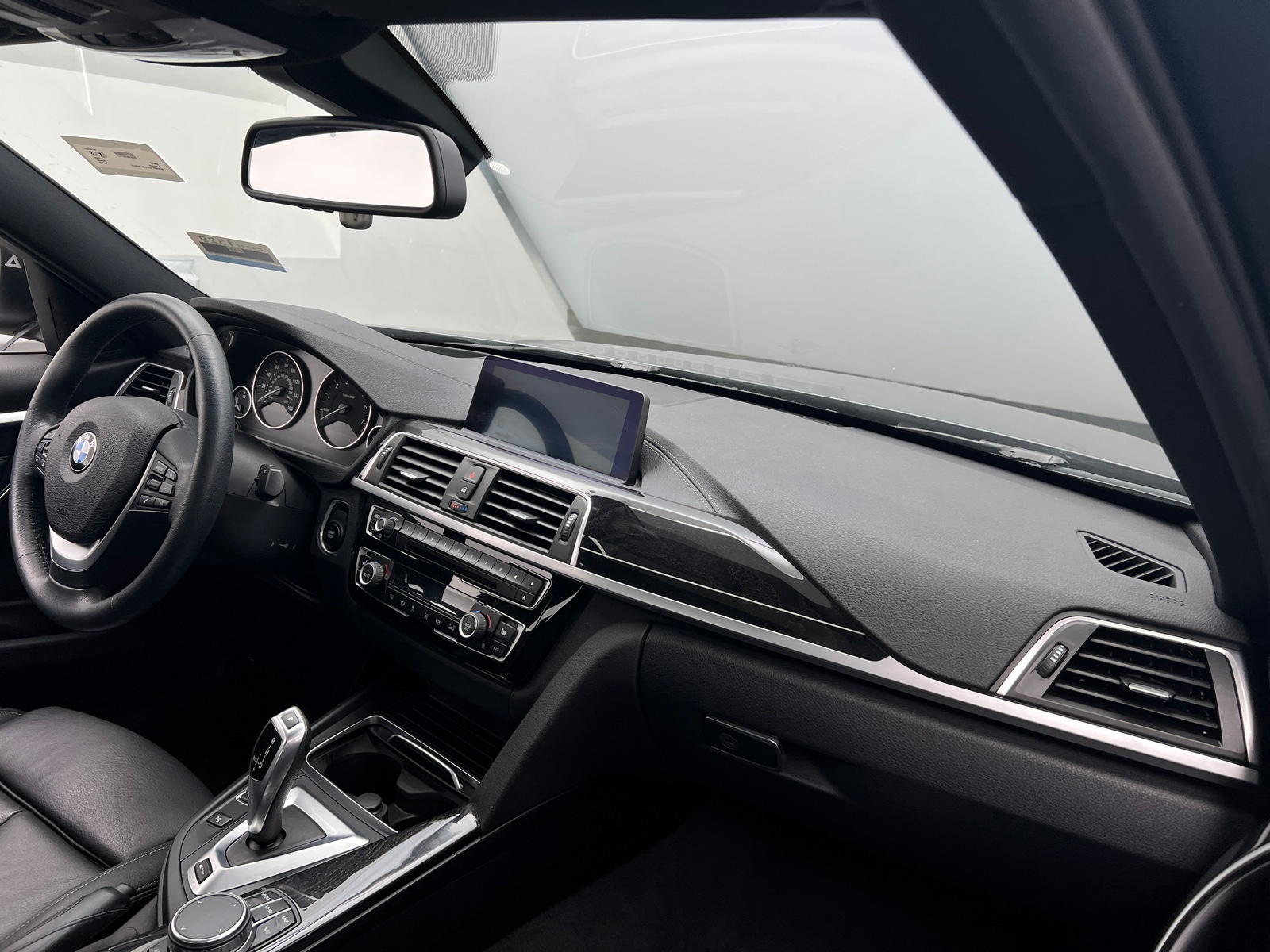 Thumbnail: 2018 BMW 3 Series - 2