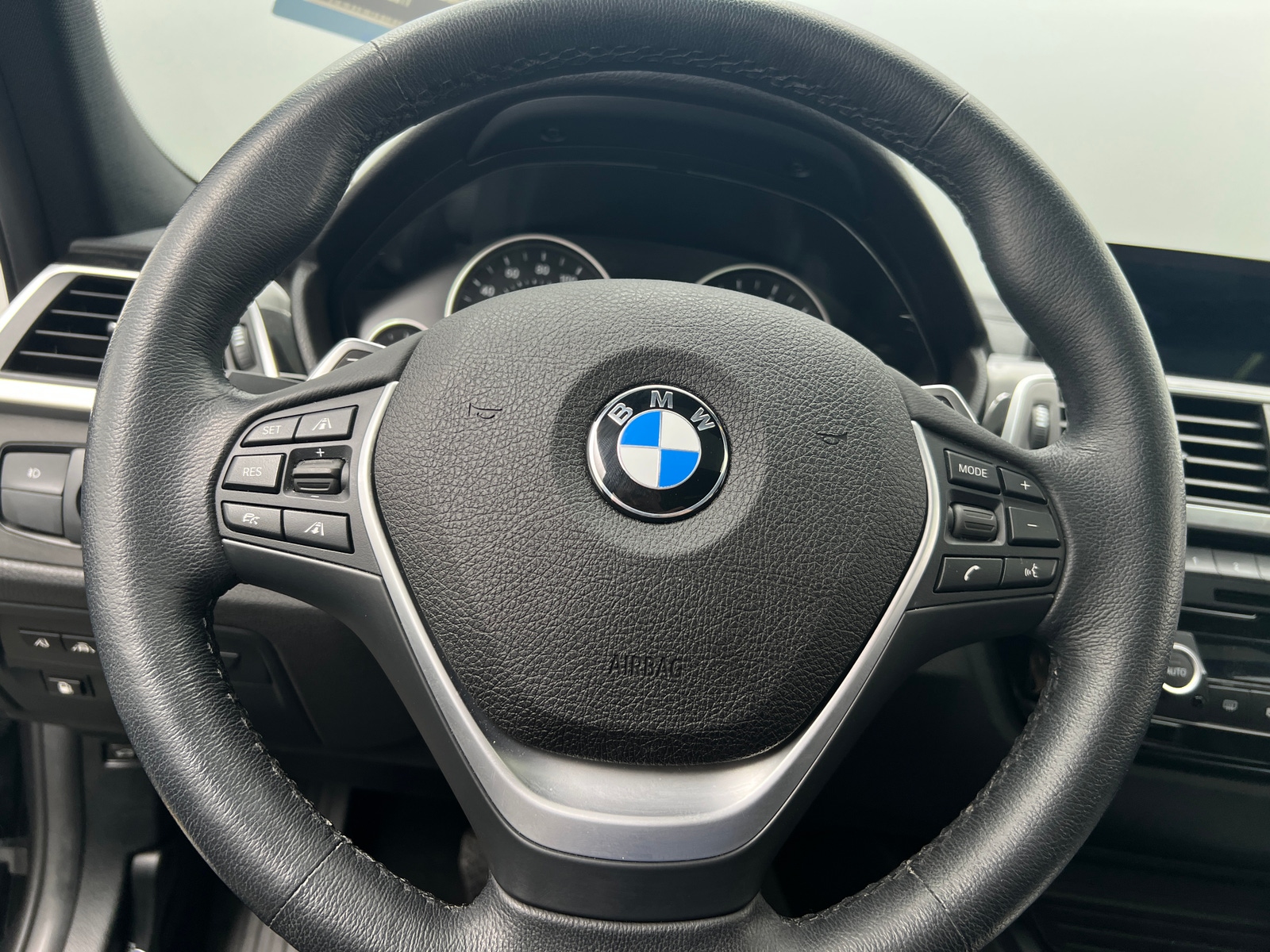 Thumbnail: 2018 BMW 3 Series - 4