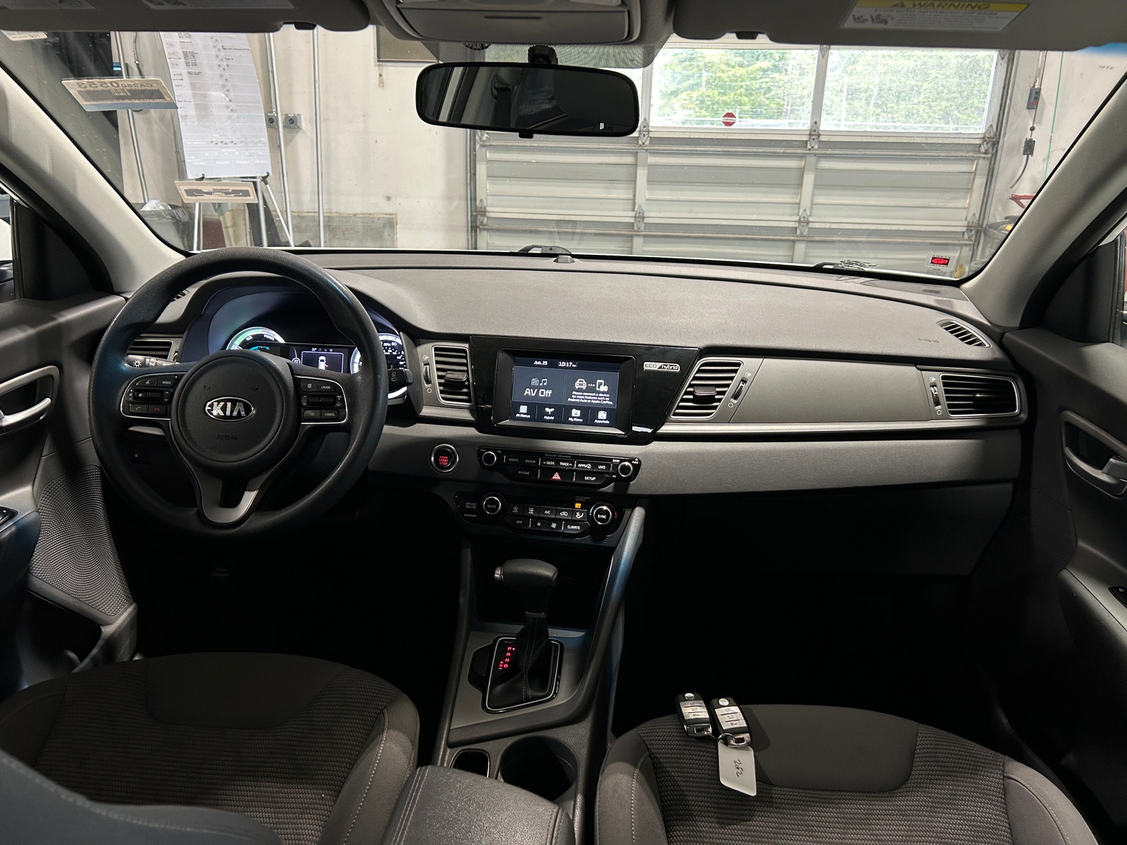 Thumbnail: 2019 Kia Niro - 3