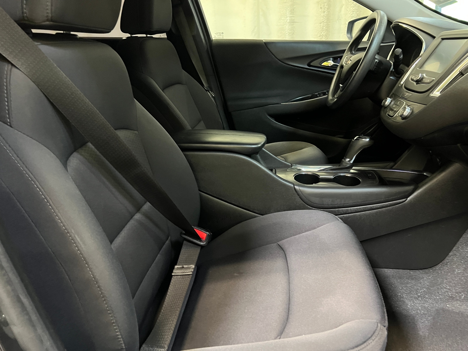 Thumbnail: 2018 Chevrolet Malibu - 2