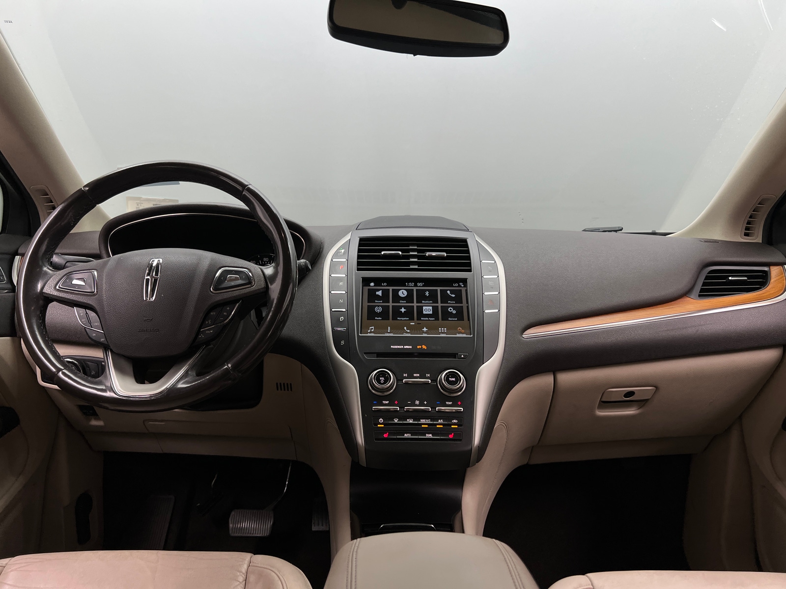 Thumbnail: 2017 Lincoln MKC - 2