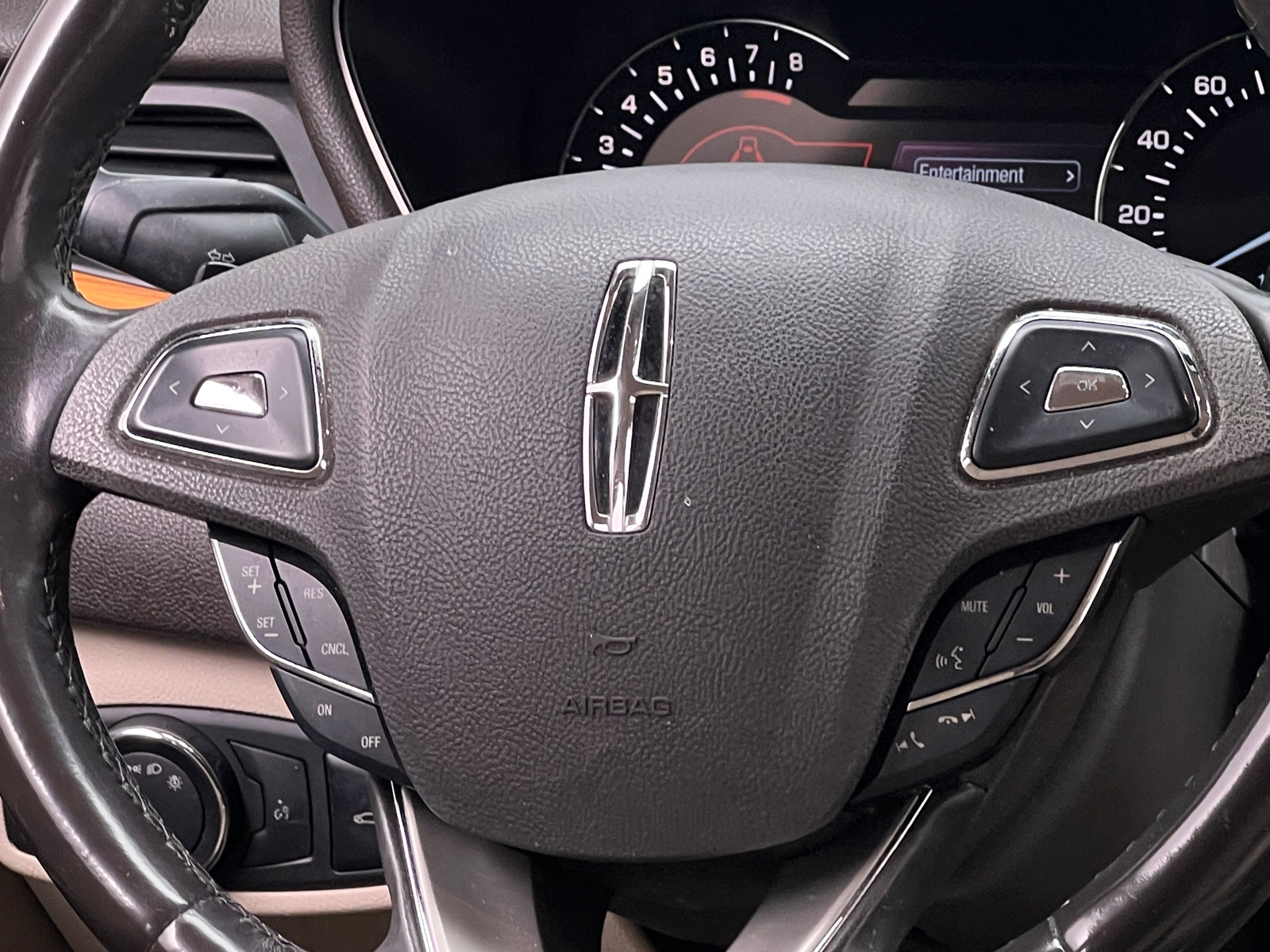 Thumbnail: 2017 Lincoln MKC - 4