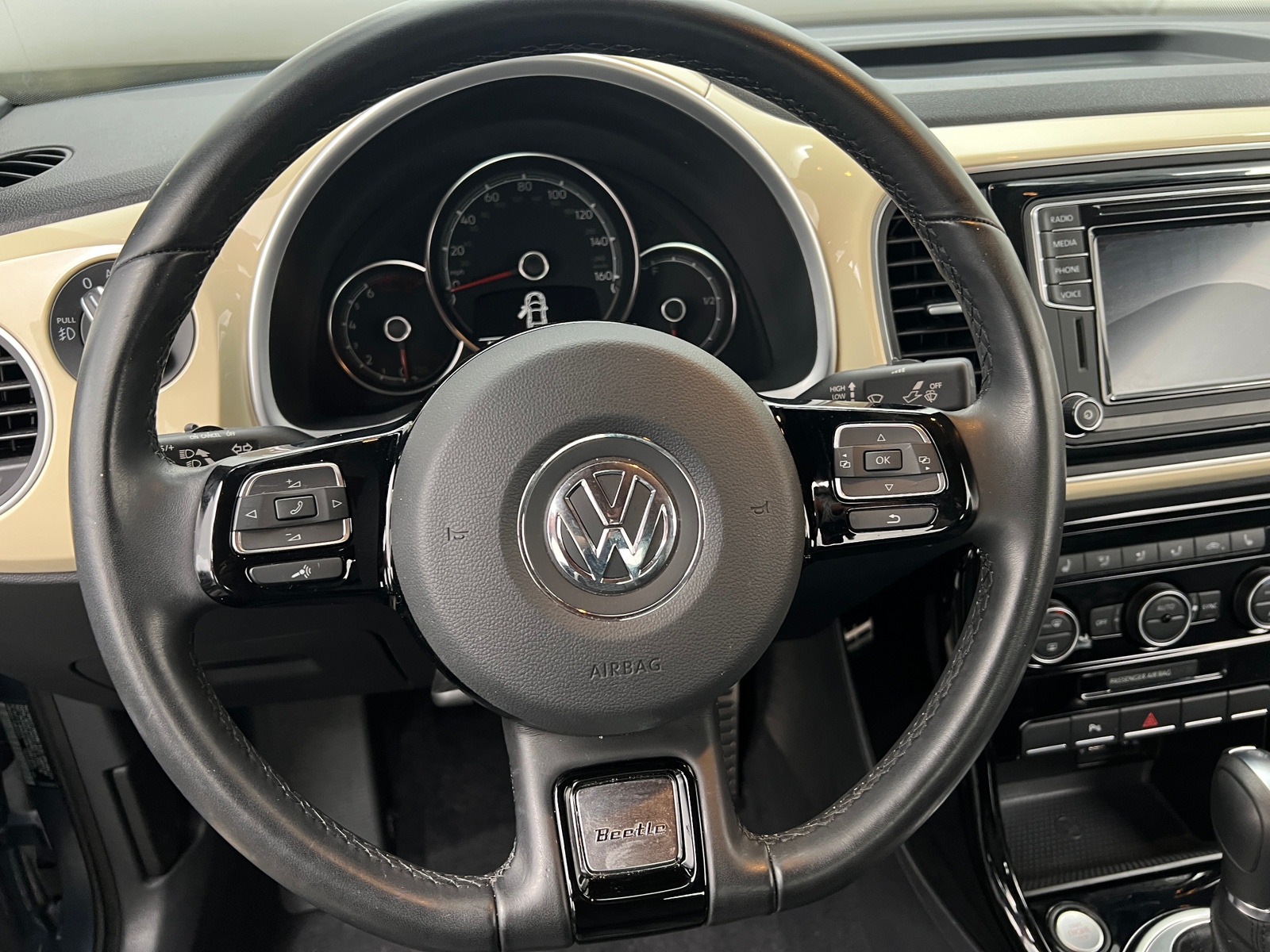 Thumbnail: 2019 Volkswagen Beetle - 5