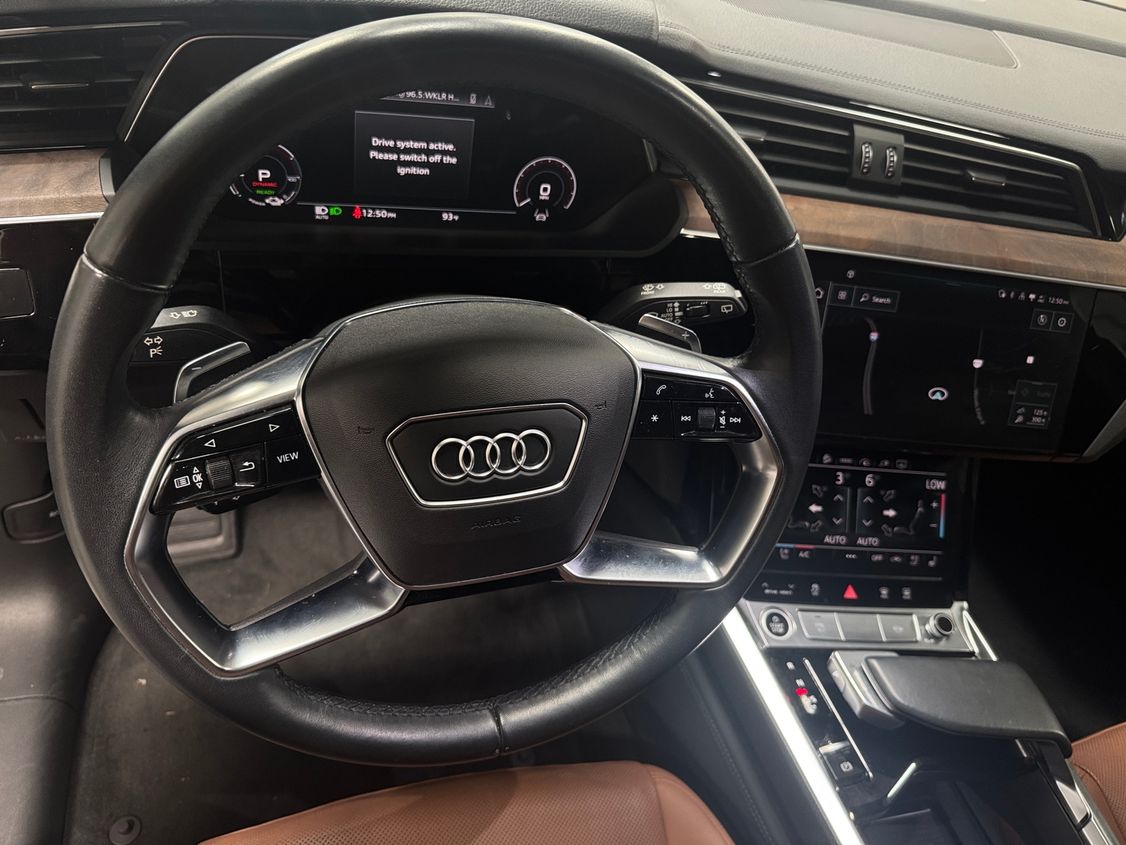 Thumbnail: 2022 Audi e-tron - 4
