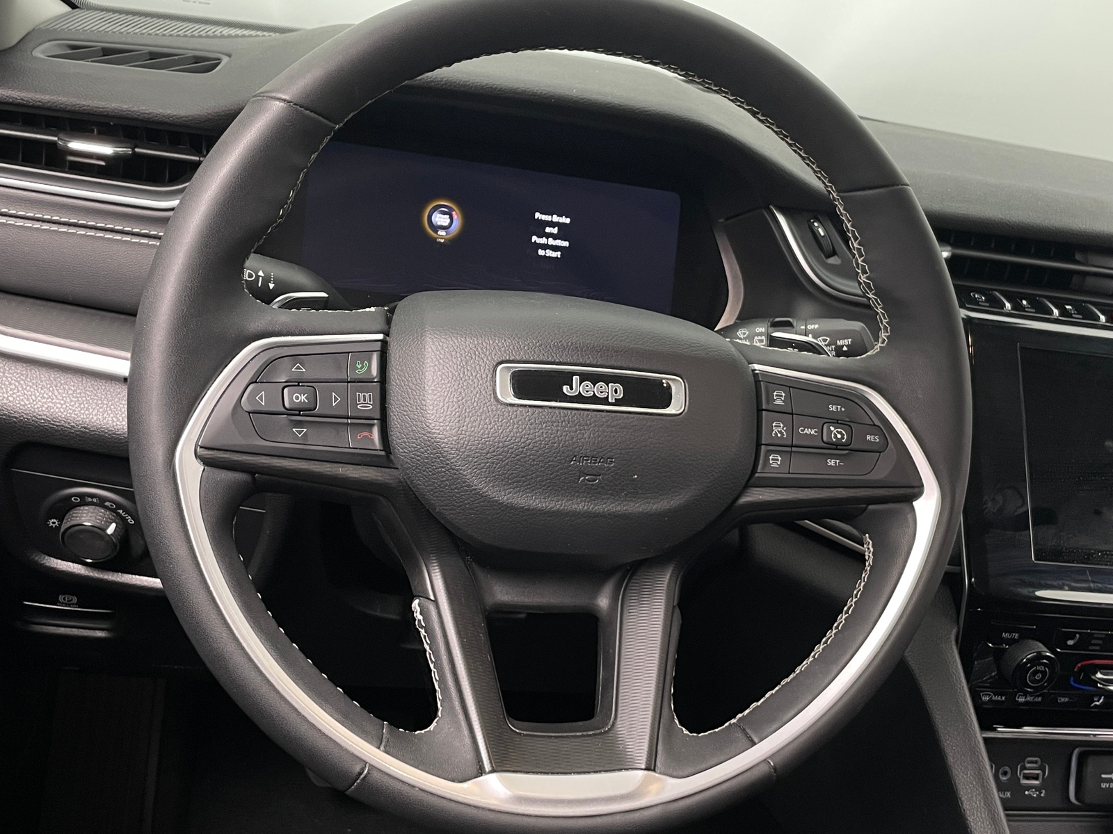 Thumbnail: 2023 Jeep Grand Cherokee L - 5