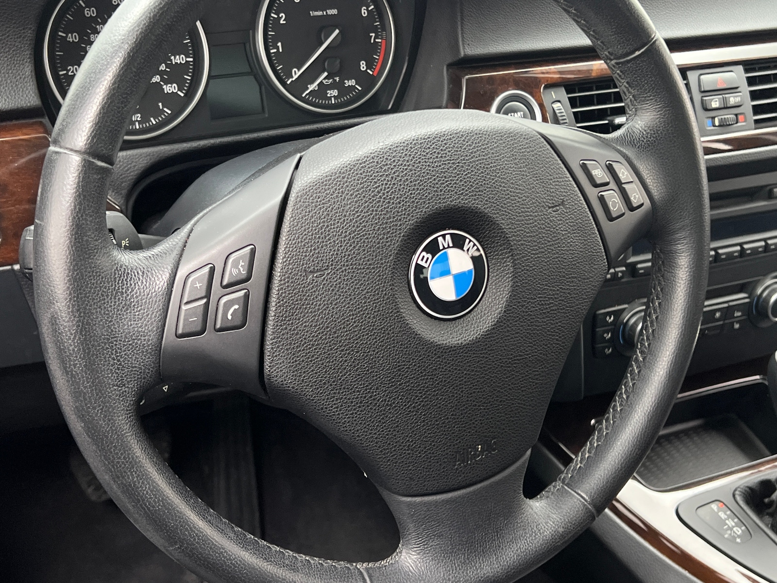 Thumbnail: 2011 BMW 3 Series - 4
