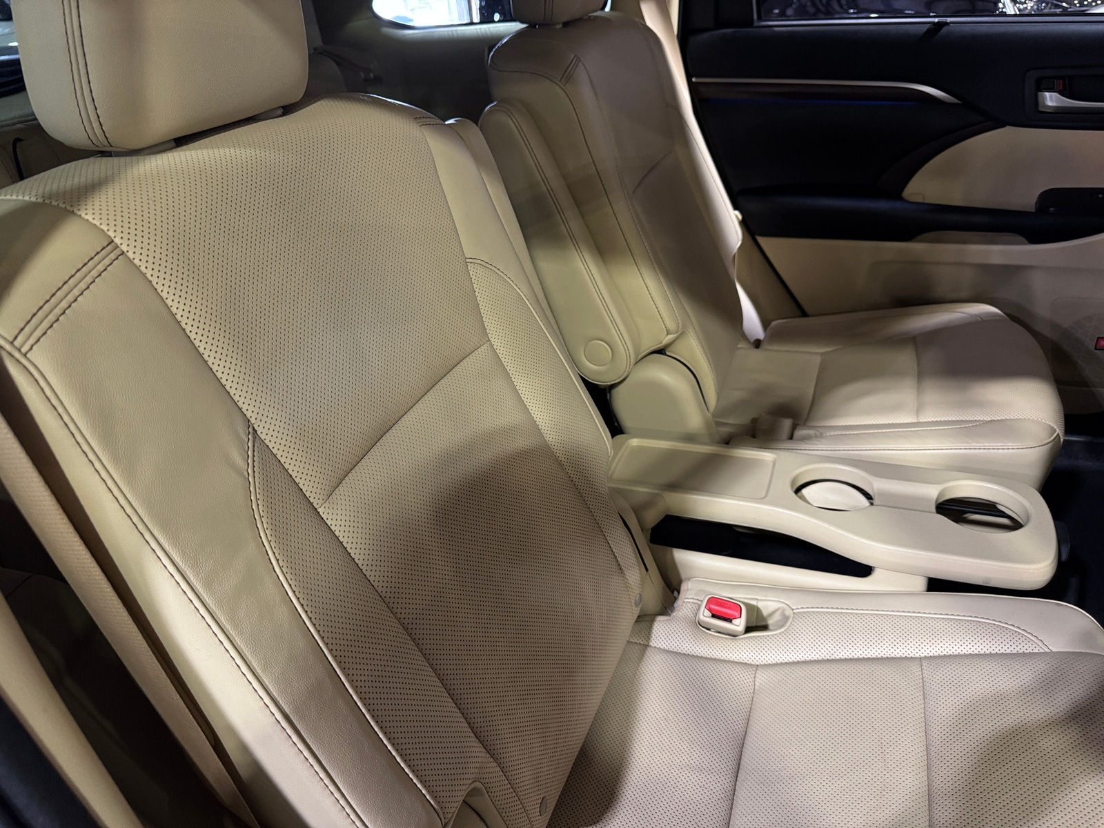 Thumbnail: 2015 Toyota Highlander - 5