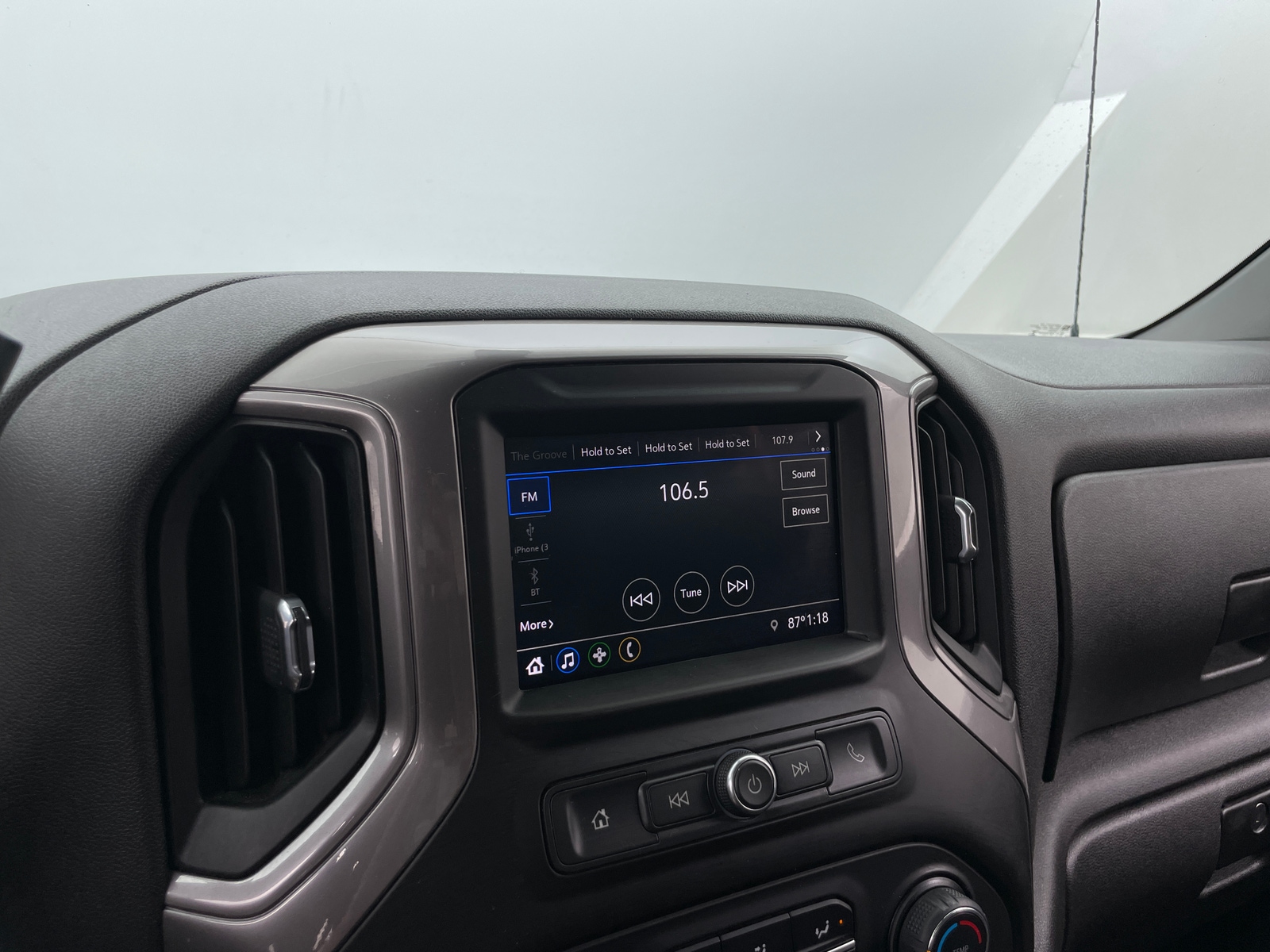 Thumbnail: 2020 Chevrolet Silverado 1500 - 4