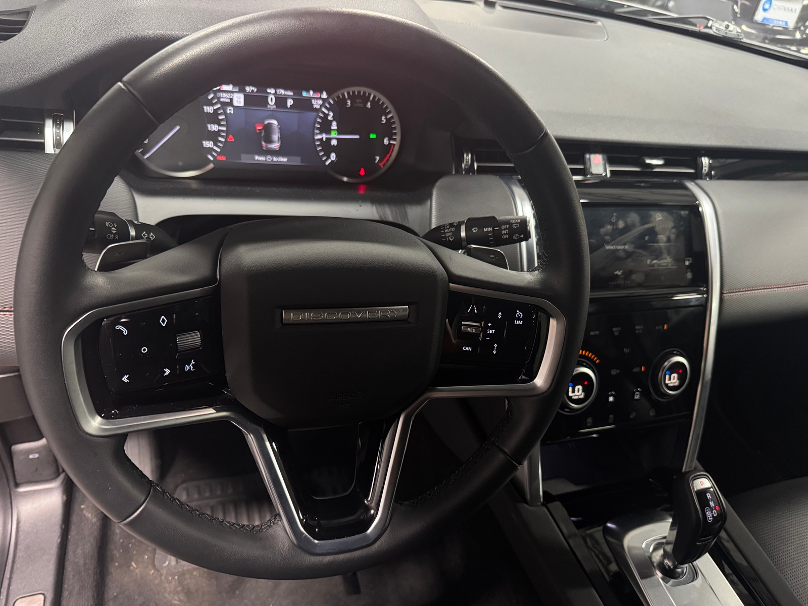Thumbnail: 2023 Land Rover Discovery Sport - 4