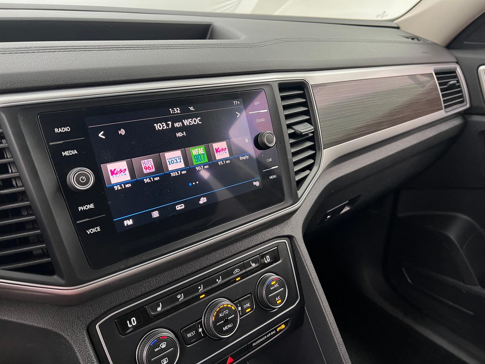 Thumbnail: 2019 Volkswagen Atlas - 3