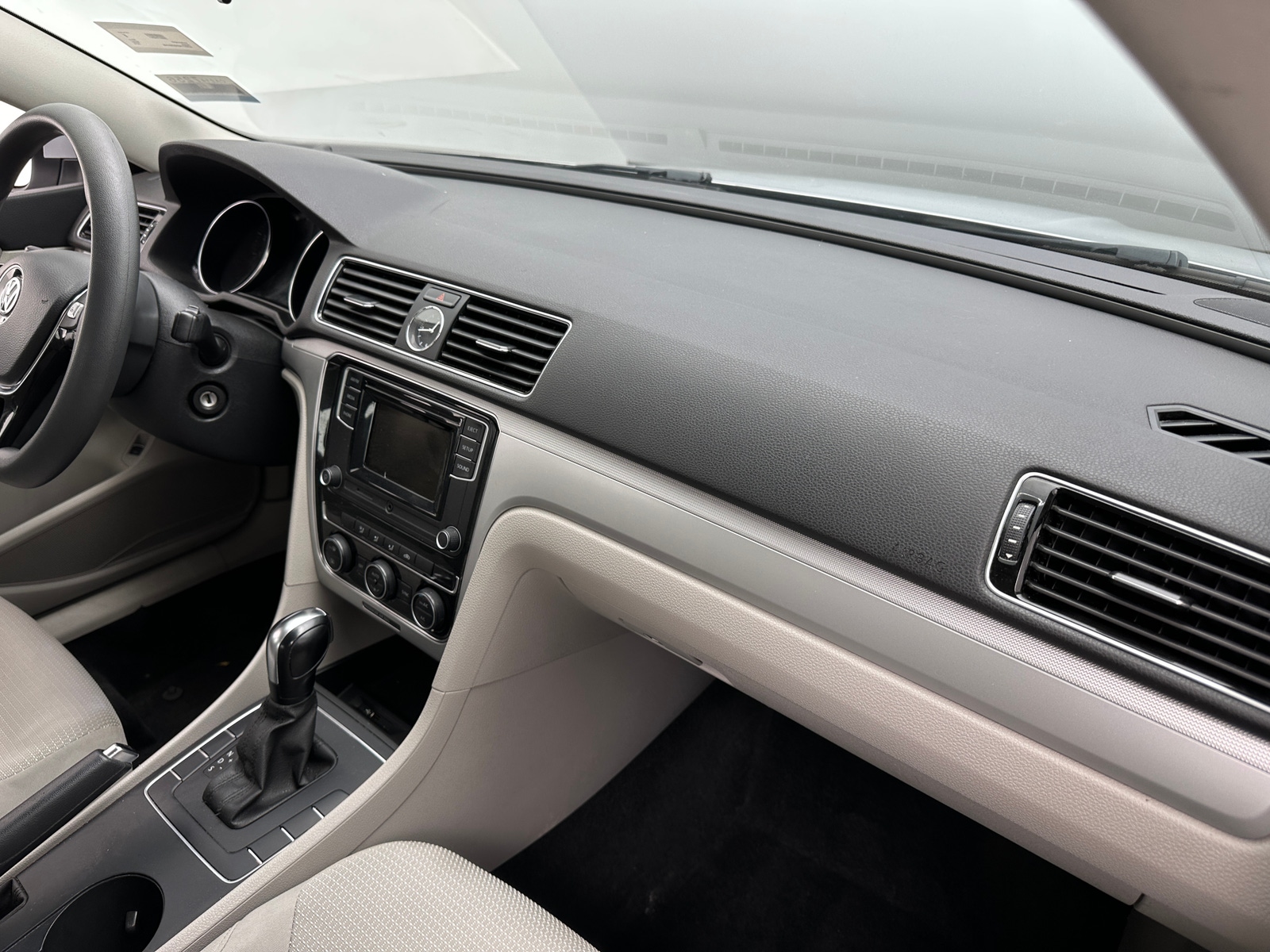 Thumbnail: 2016 Volkswagen Passat - 3