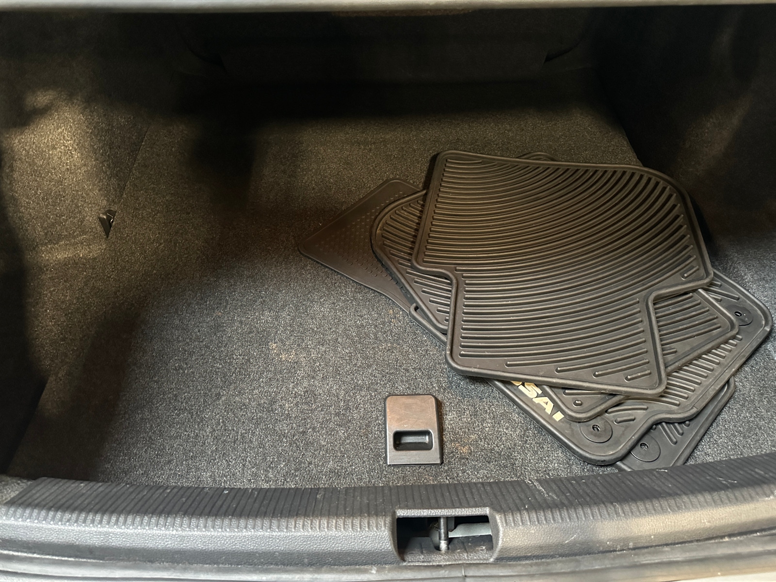 Thumbnail: 2016 Volkswagen Passat - 7