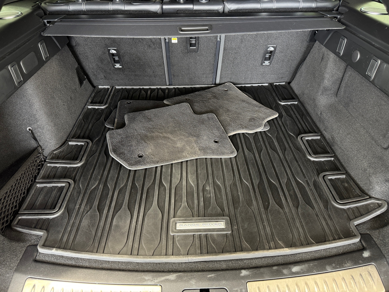 Thumbnail: 2022 Land Rover Range Rover Velar - 6