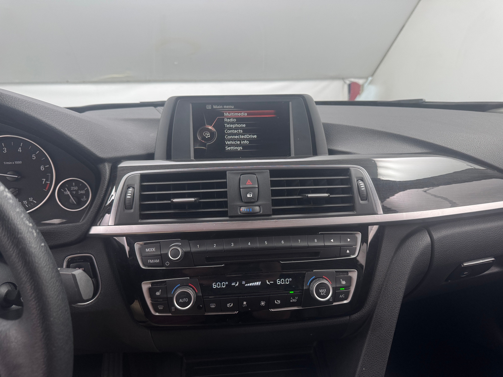 Thumbnail: 2017 BMW 3 Series - 3