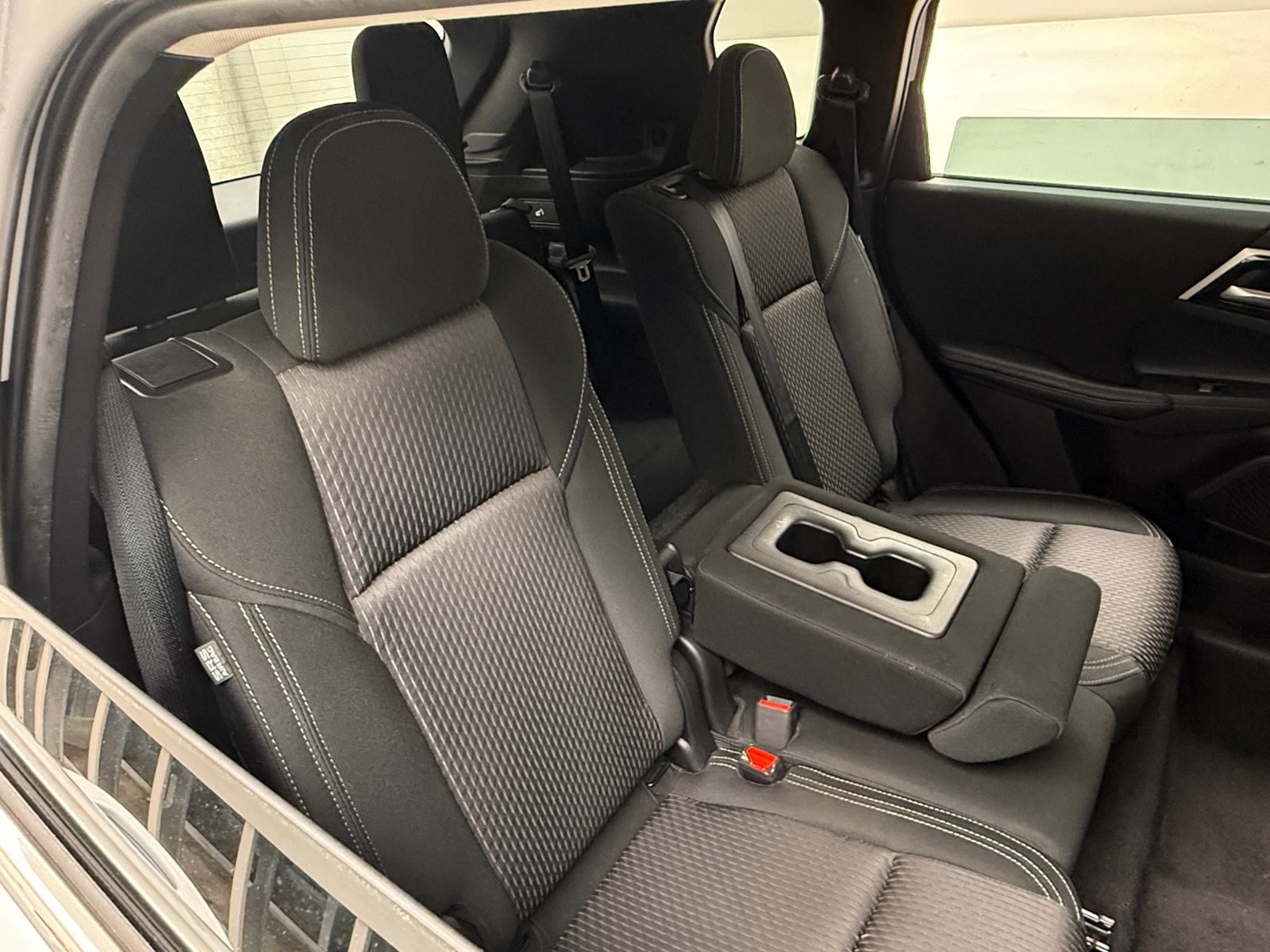 Thumbnail: 2023 Mitsubishi Outlander - 6