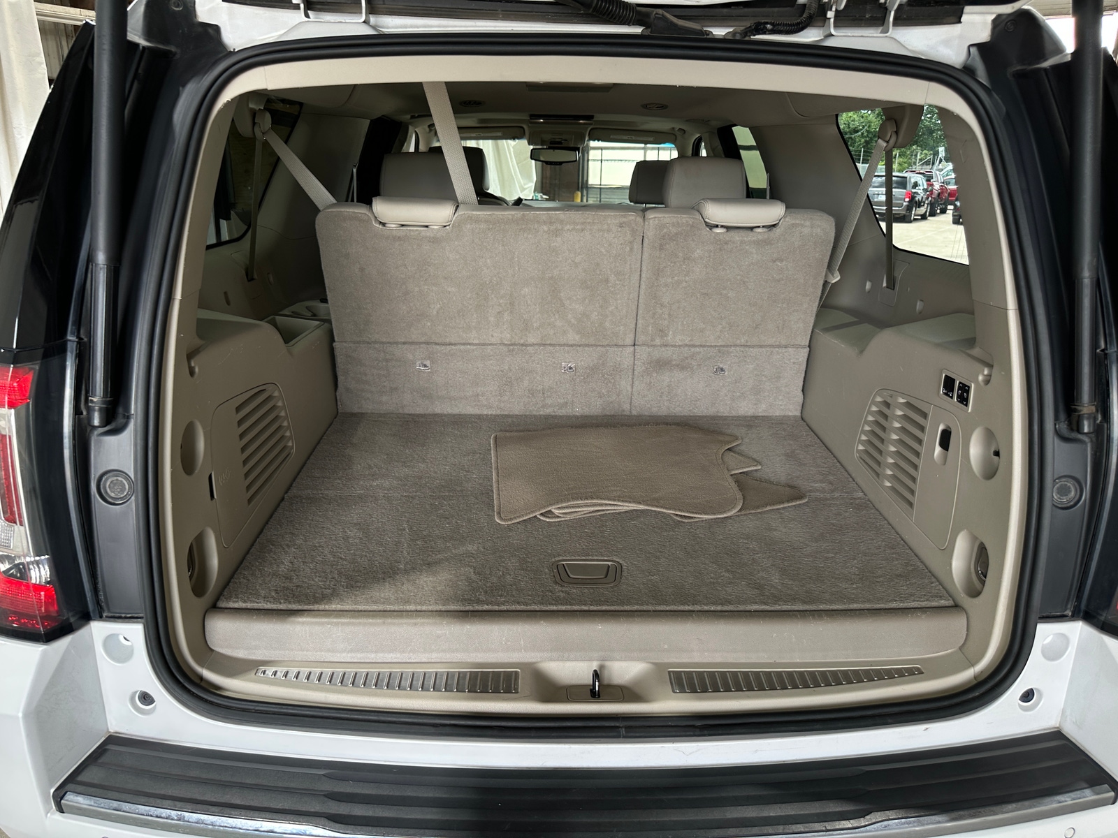 Thumbnail: 2019 GMC Yukon XL - 6
