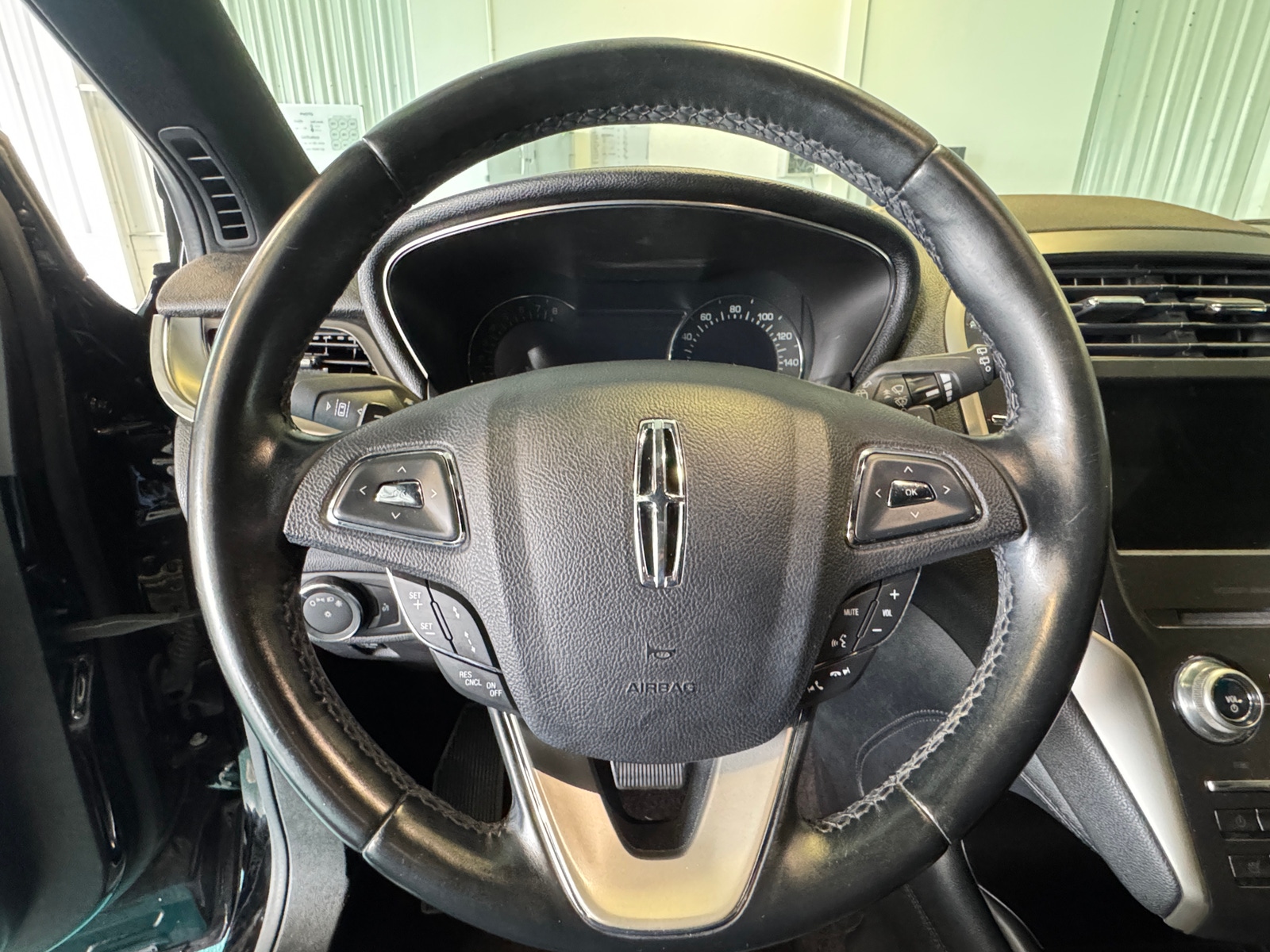 Thumbnail: 2017 Lincoln MKC - 4