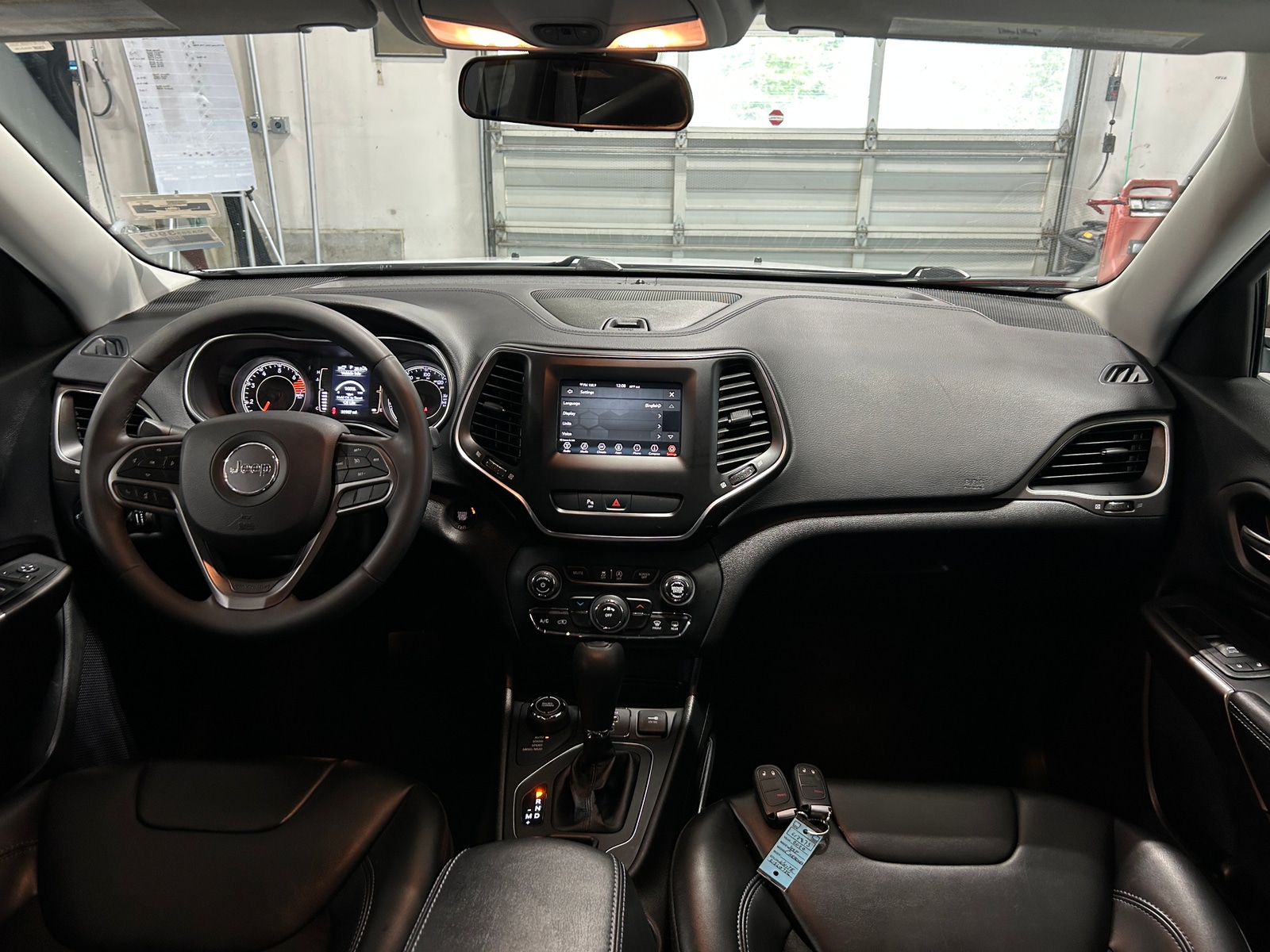Thumbnail: 2020 Jeep Cherokee - 2