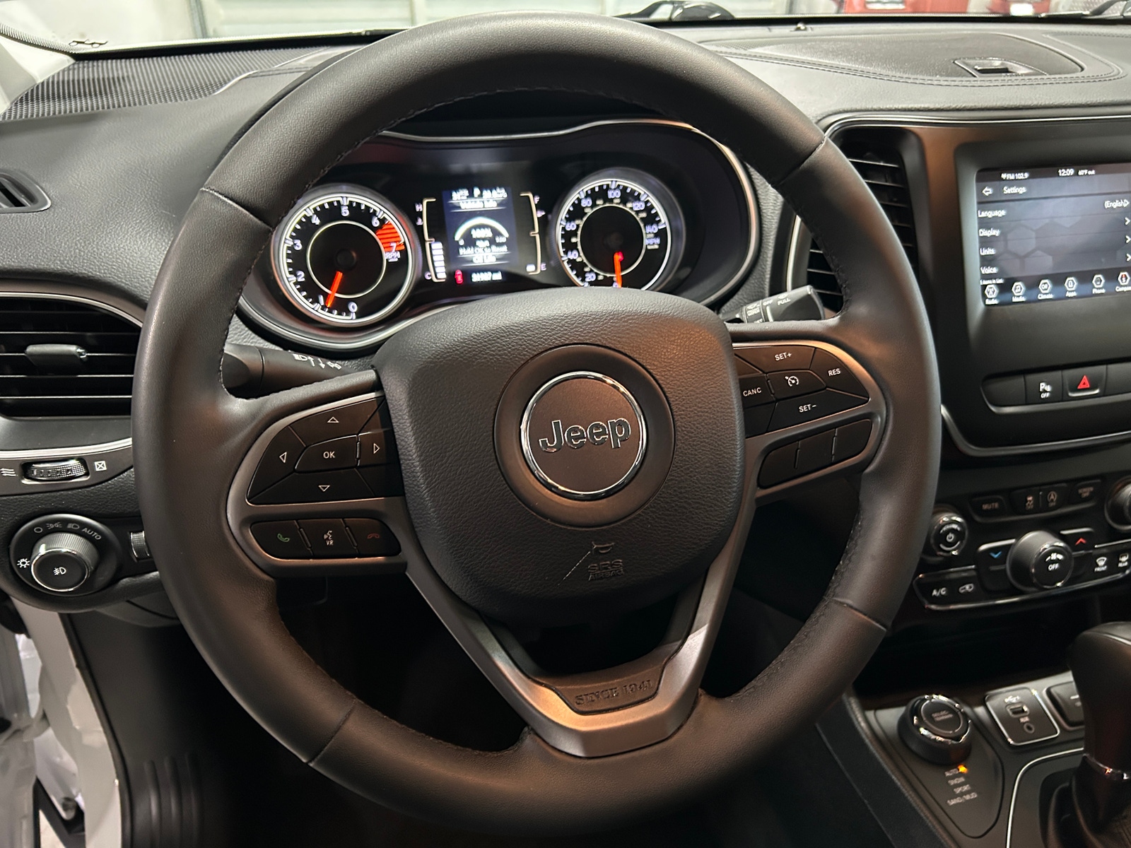 Thumbnail: 2020 Jeep Cherokee - 4