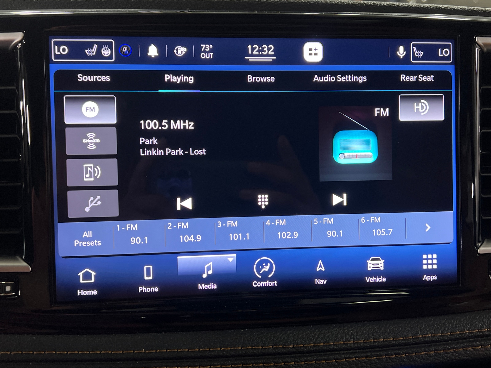 Thumbnail: 2021 Chrysler Pacifica - 3