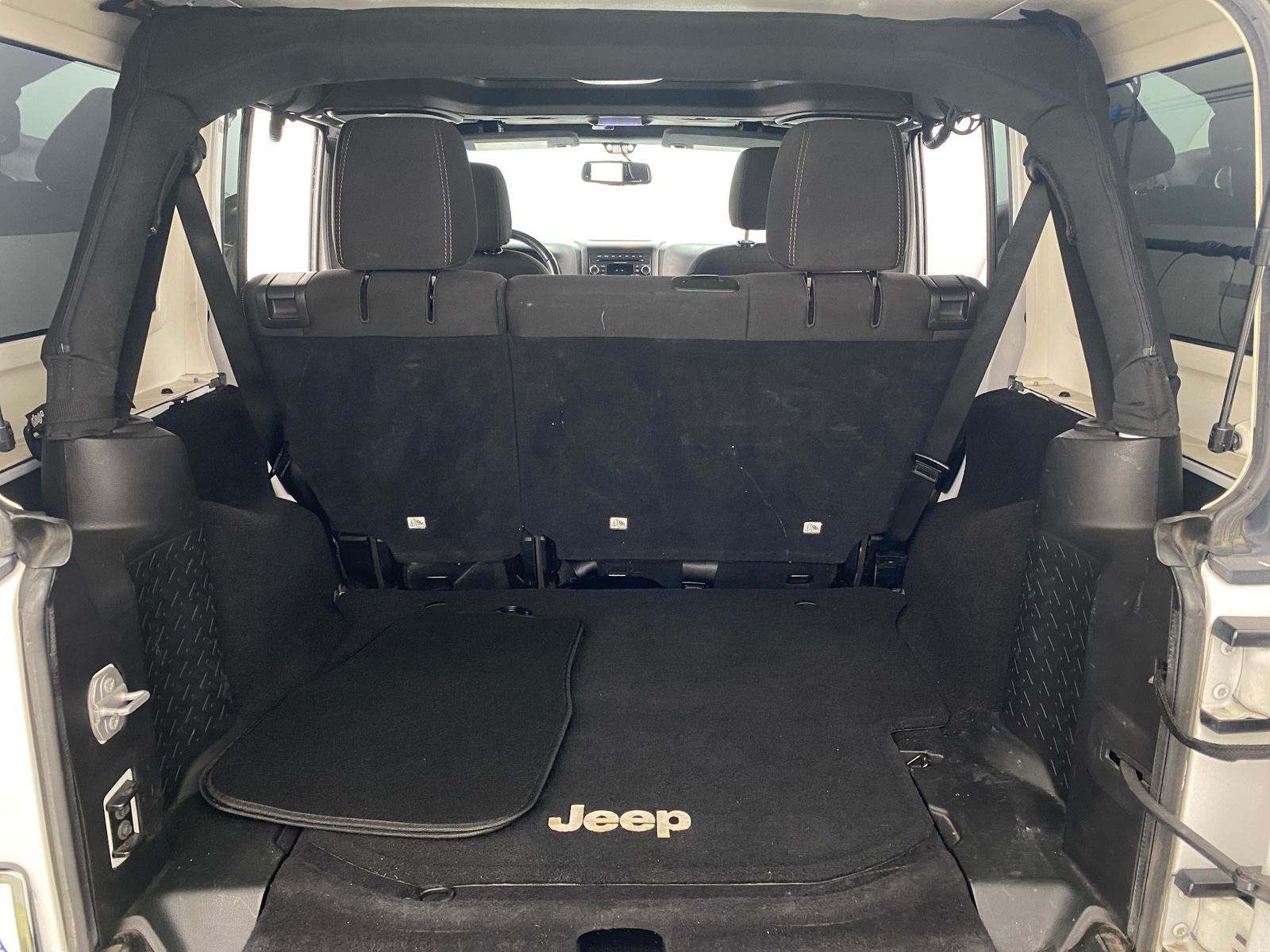 Thumbnail: 2015 Jeep Wrangler - 7