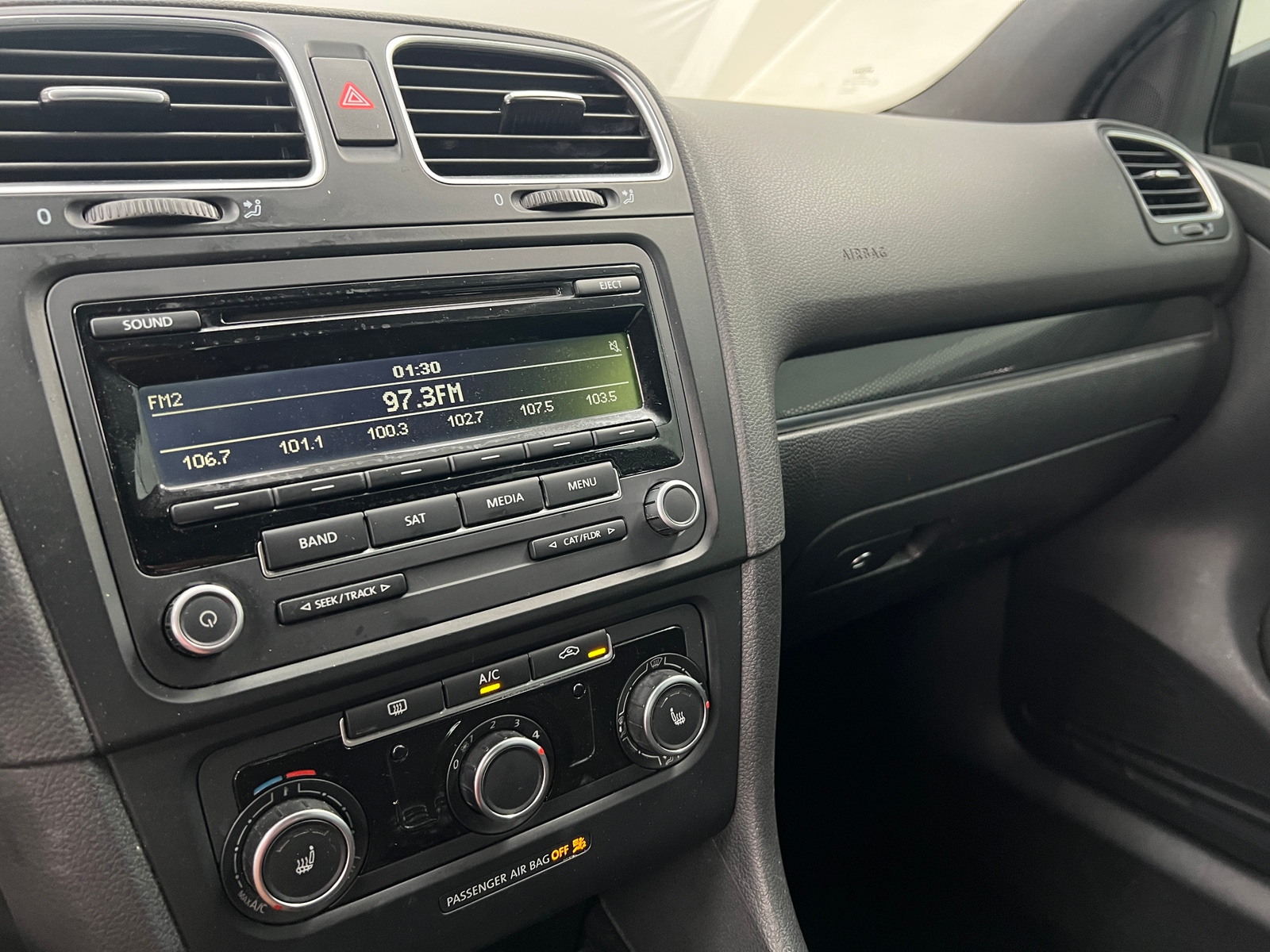 Thumbnail: 2014 Volkswagen Golf - 4