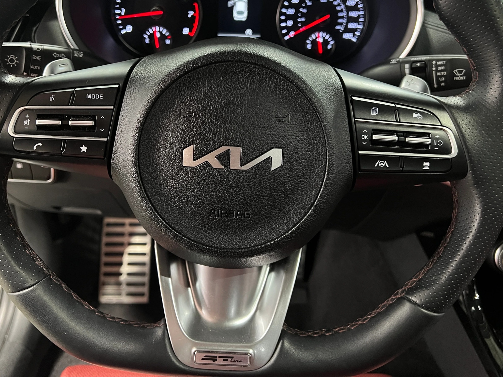 Thumbnail: 2023 Kia Stinger - 4
