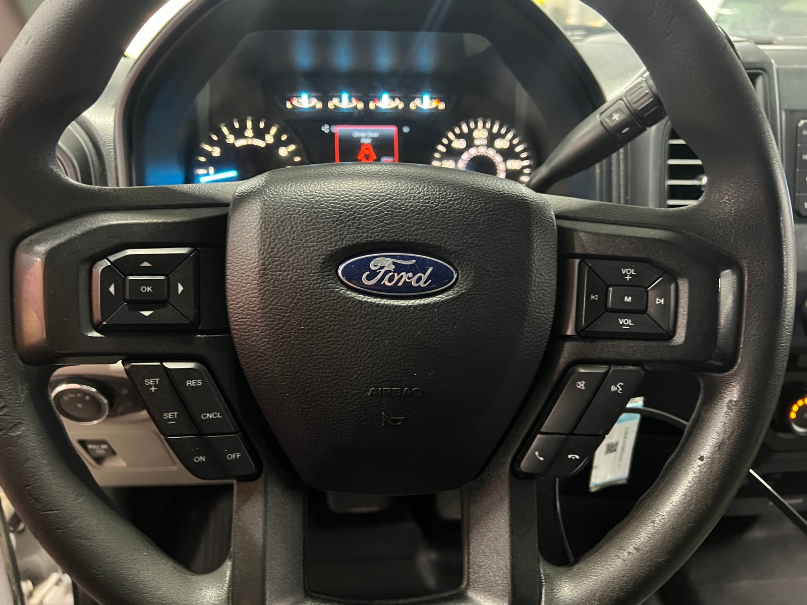 Thumbnail: 2018 Ford Econoline - 5