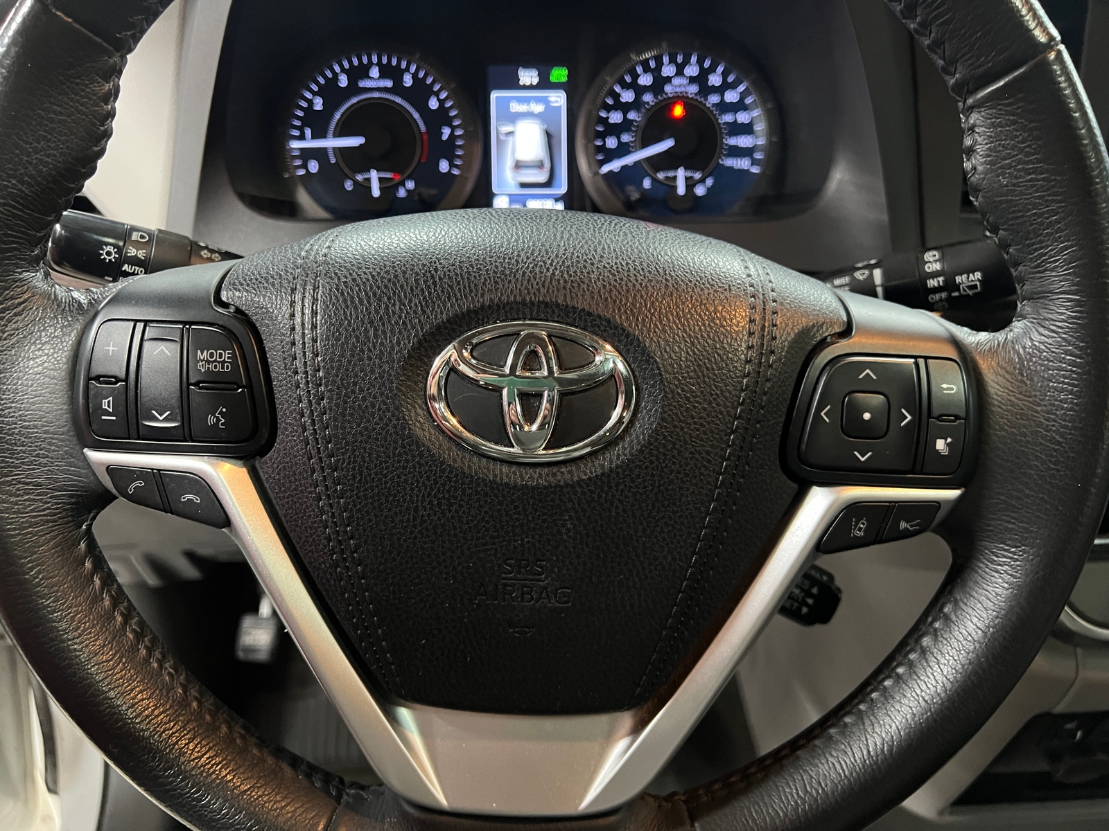 Thumbnail: 2018 Toyota Sienna - 4