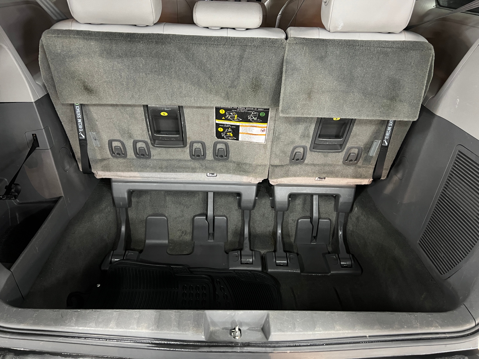 Thumbnail: 2018 Toyota Sienna - 6