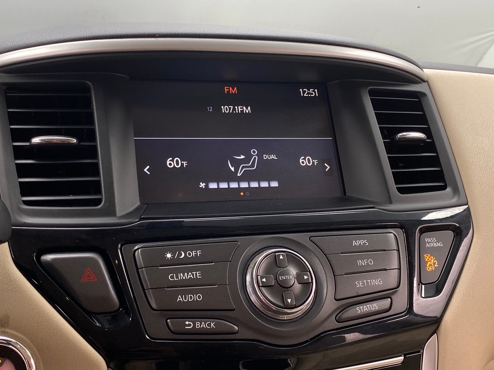 Thumbnail: 2017 Nissan Pathfinder - 4