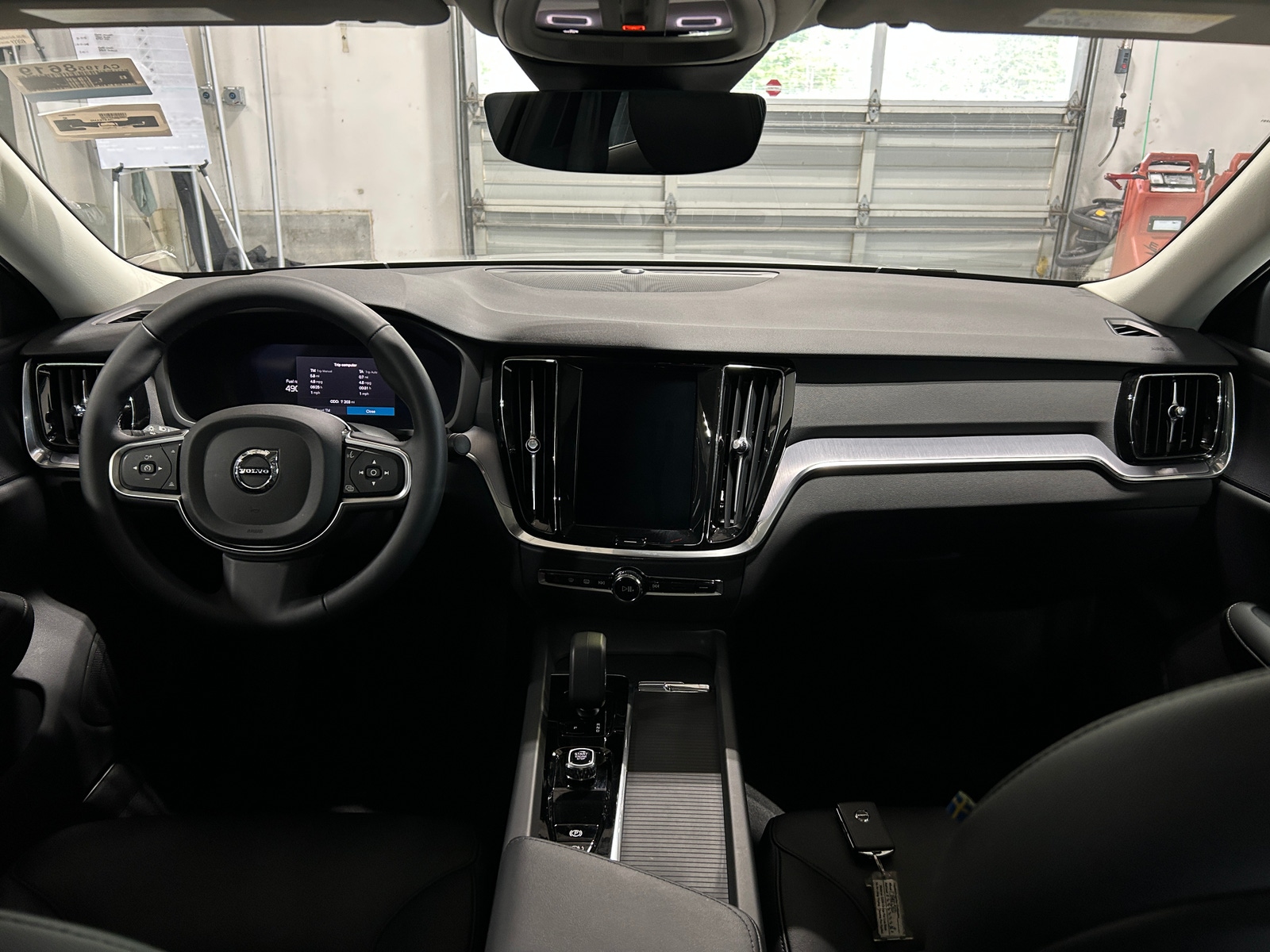 Thumbnail: 2025 Volvo S60 - 2