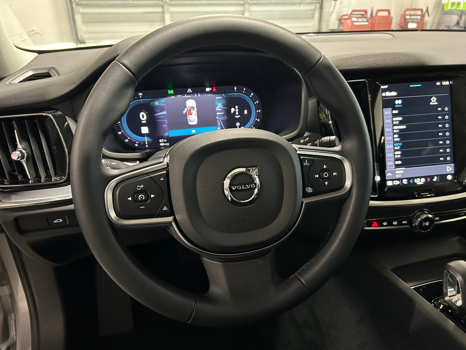 Thumbnail: 2025 Volvo S60 - 4