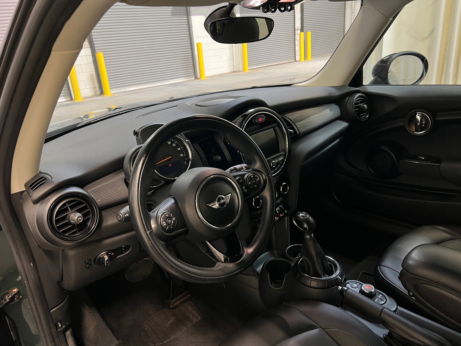 Thumbnail: 2016 MINI Cooper Hardtop - 2