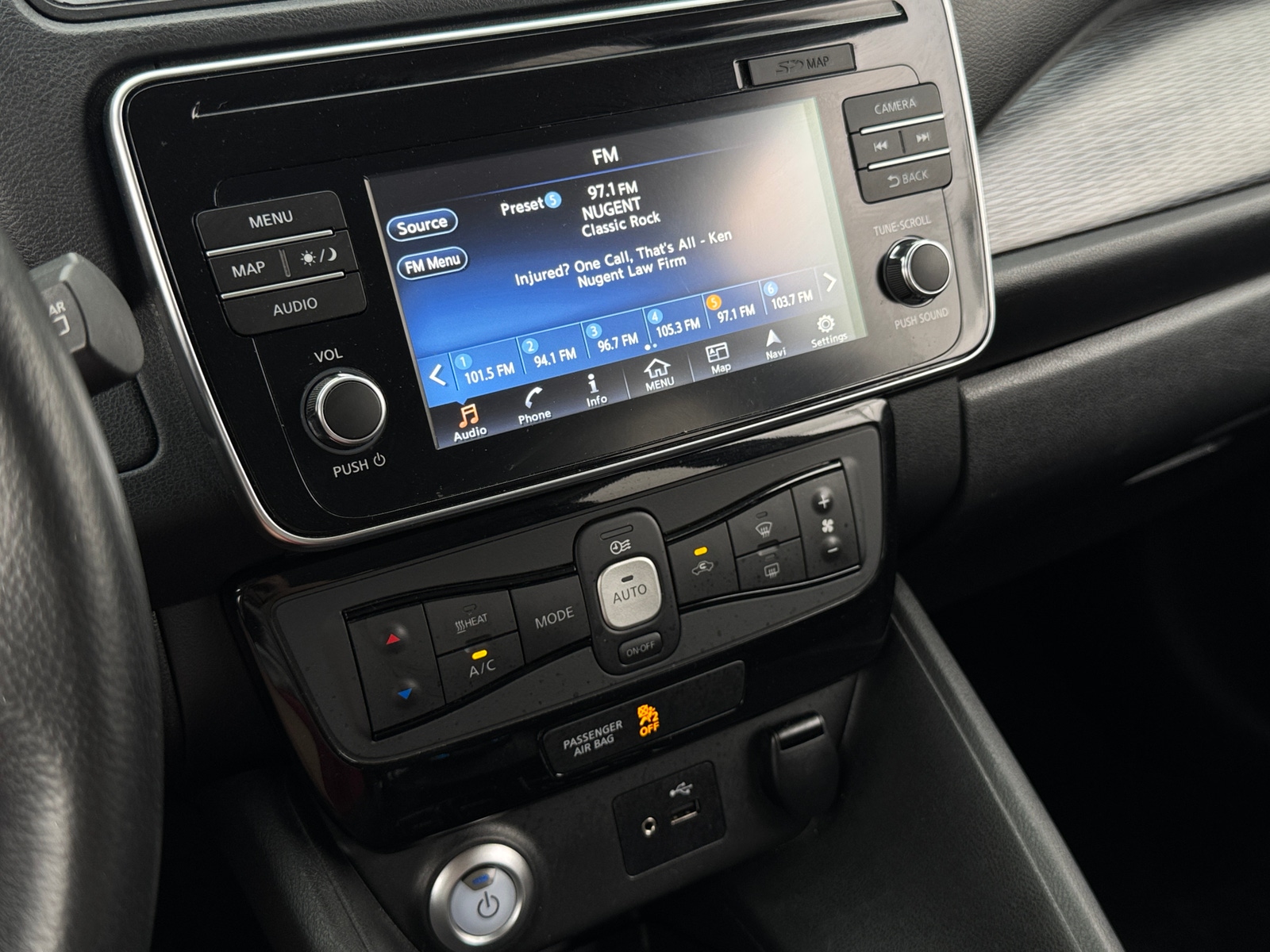 Thumbnail: 2019 Nissan Leaf - 4