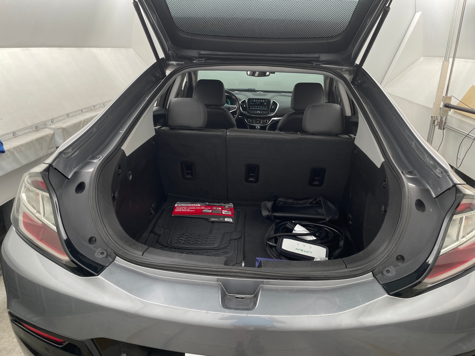 Thumbnail: 2018 Chevrolet Volt - 6